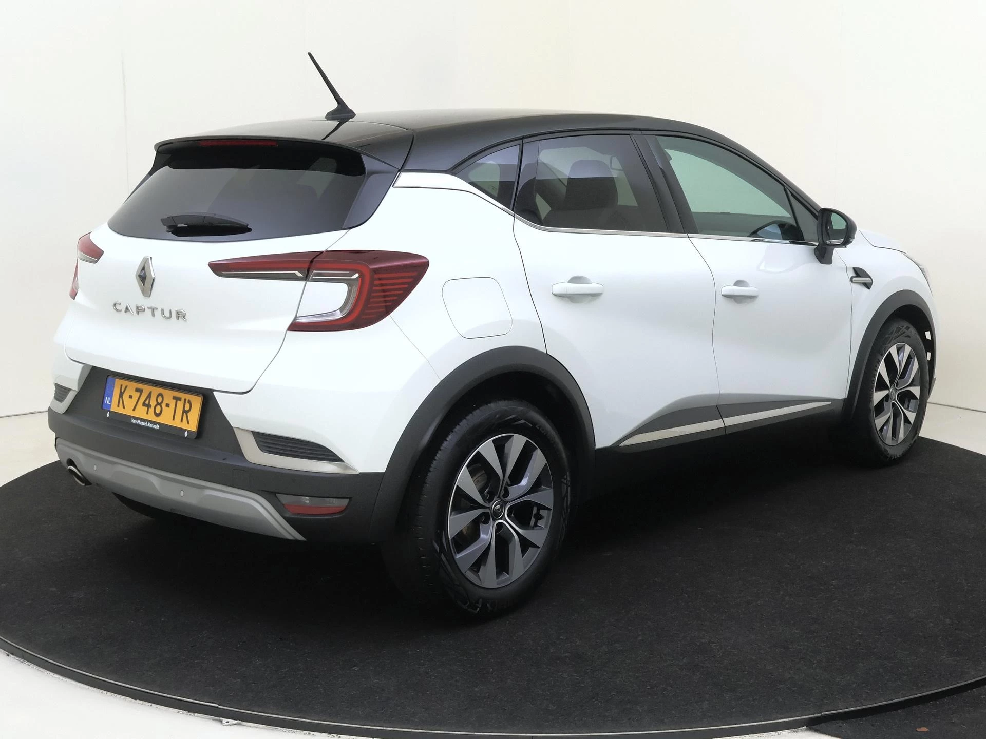Renault-Captur-image-3