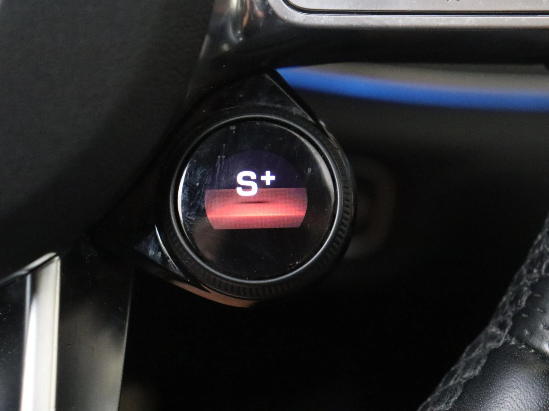 Mercedes-Benz-GLE-image-22