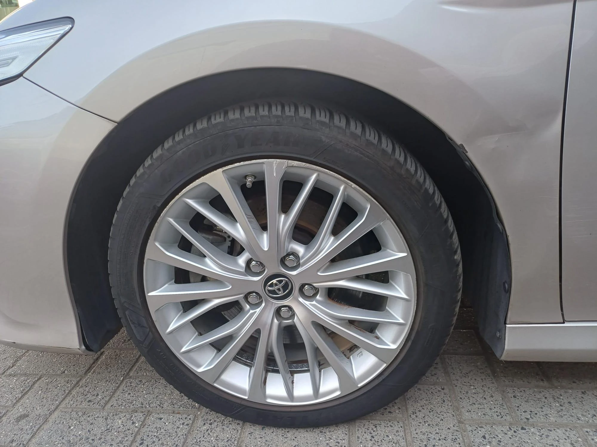 Toyota Camry 2.5 Hybrid Camry E-CVT