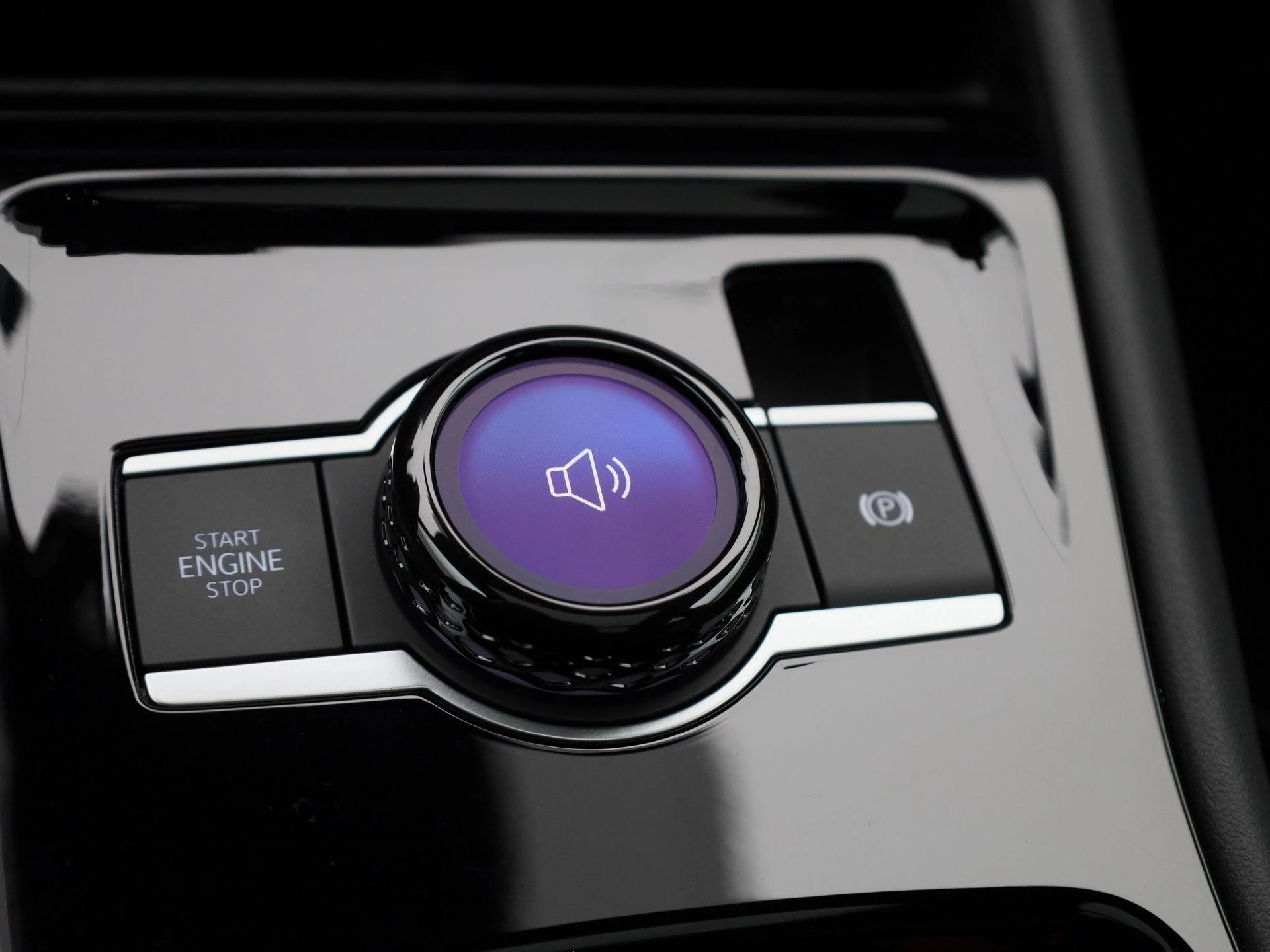 Volkswagen-Tiguan-image-22