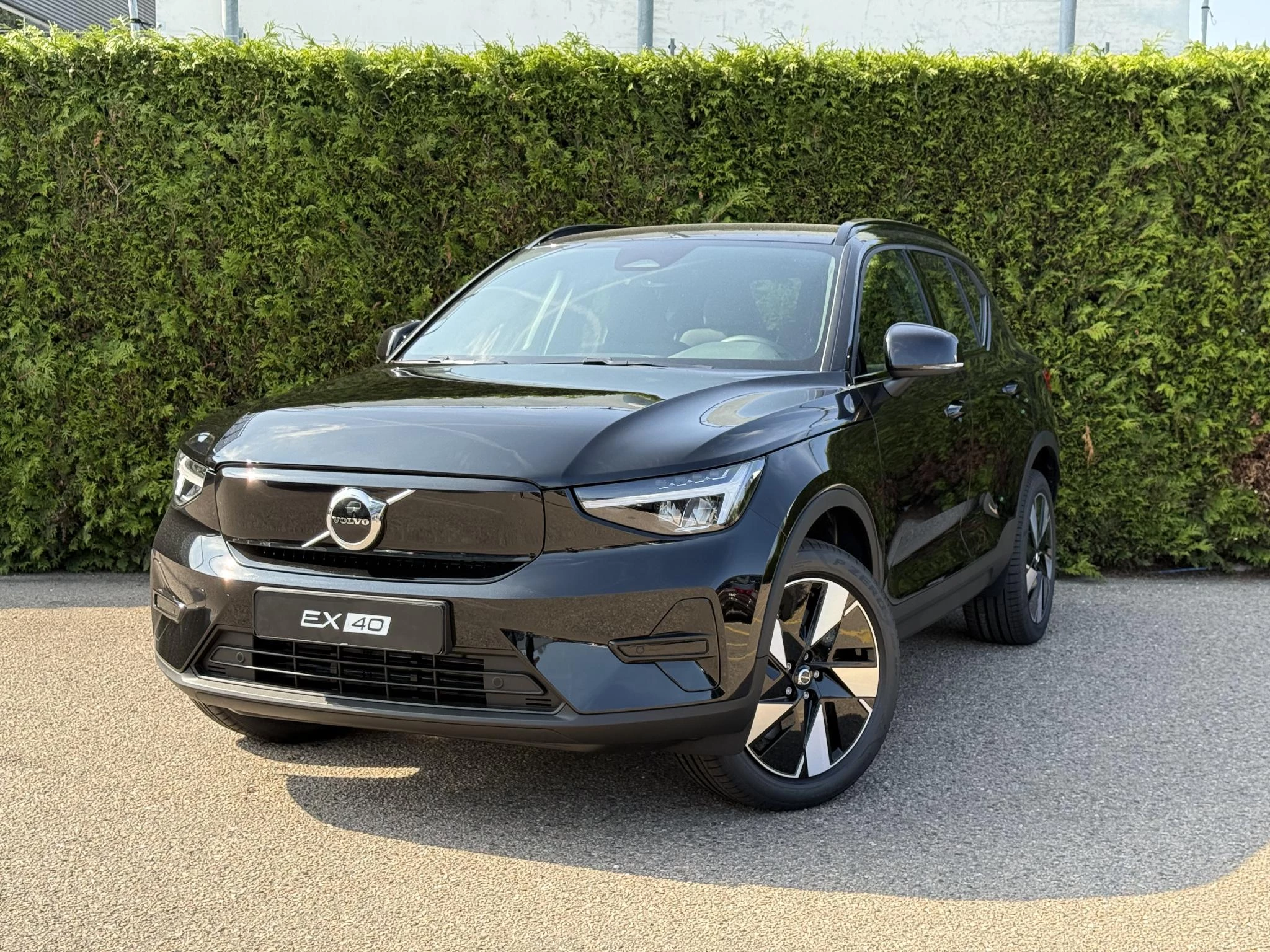 Volvo-EX40-image-1