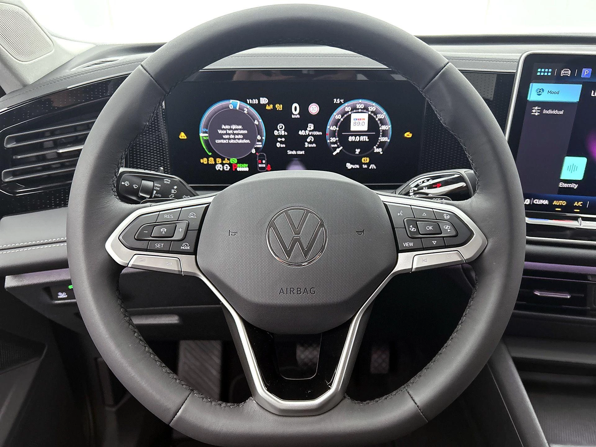 Volkswagen-Tiguan-image-33
