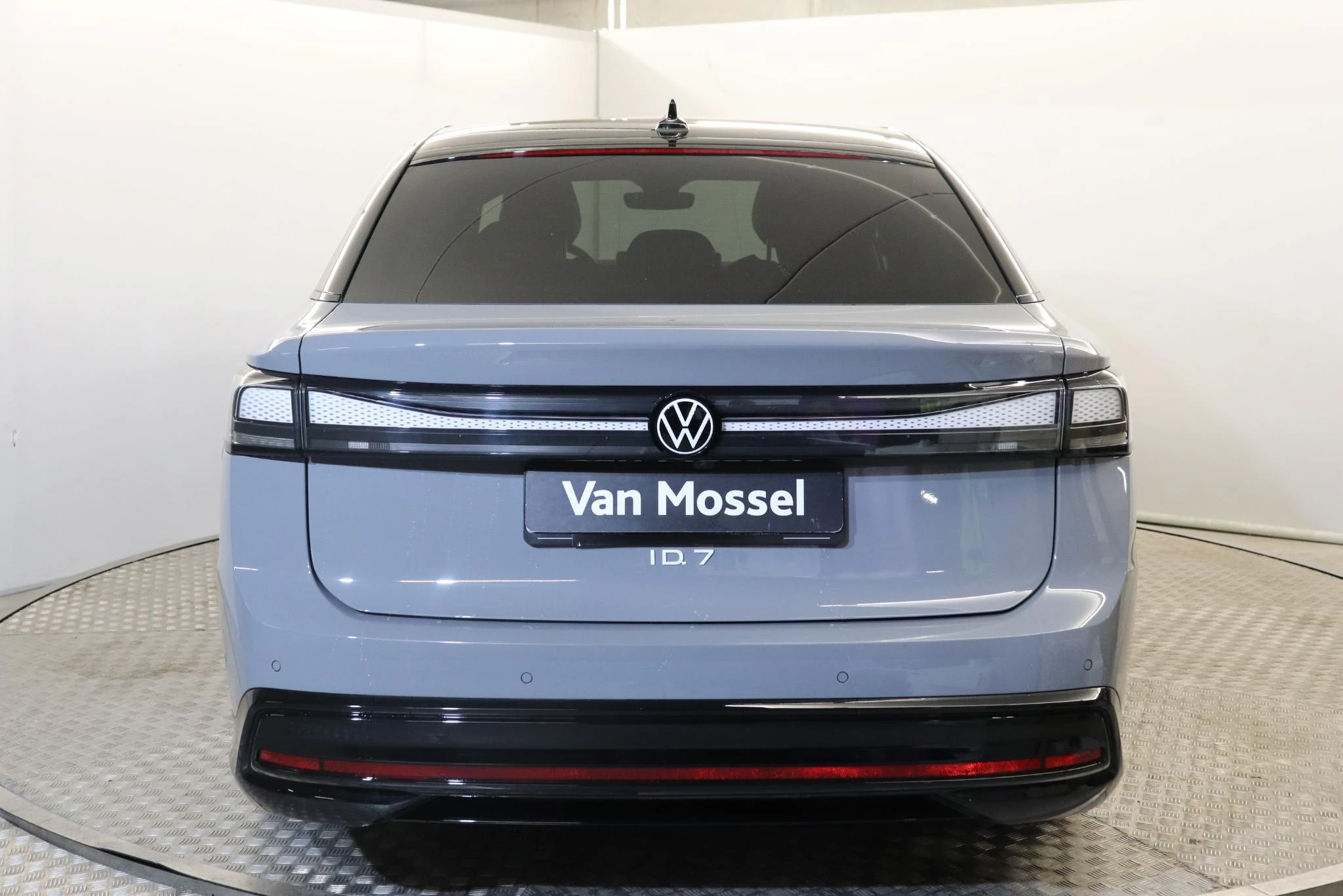 Volkswagen-ID.7-image-4