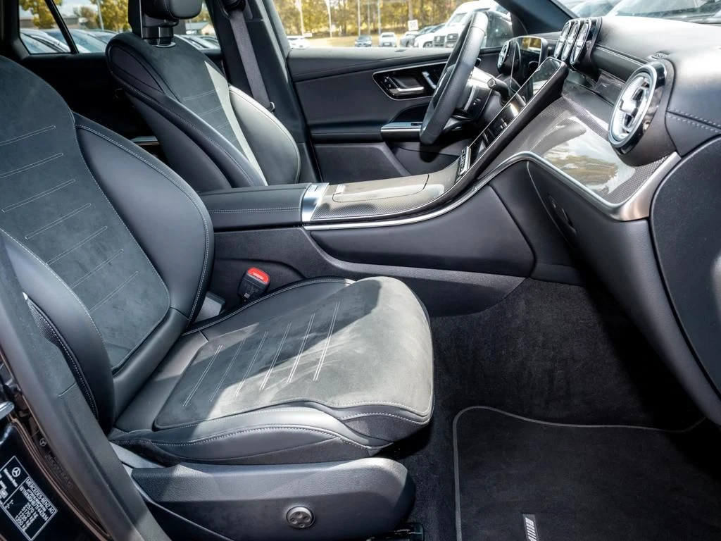 Mercedes-Benz-GLC 300 d-image-11