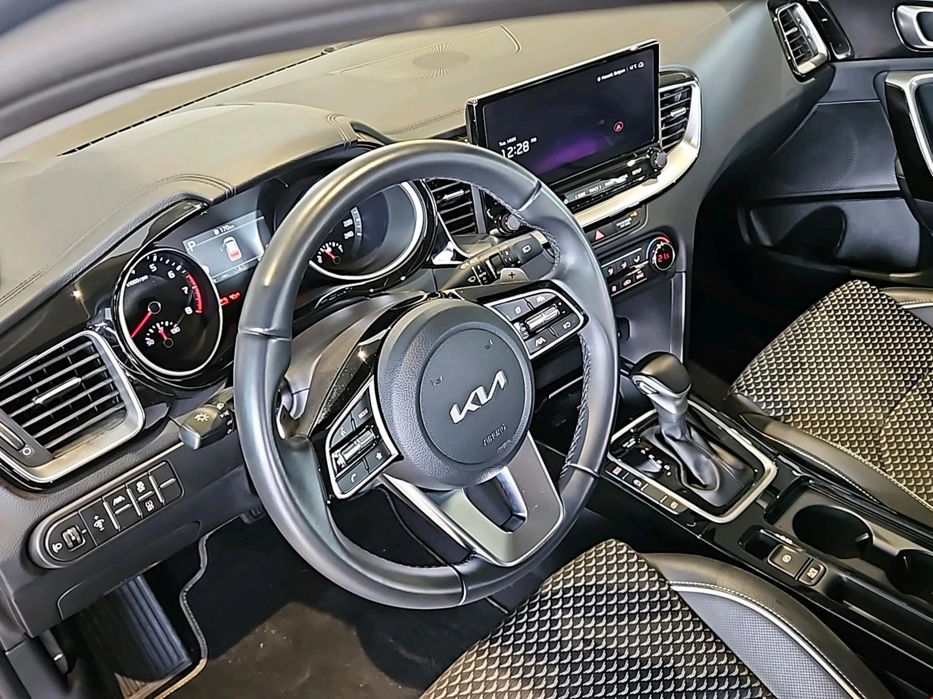 Kia-Ceed Sportswagon-image-13