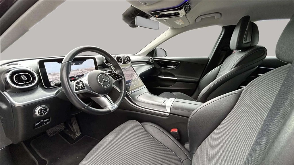 Mercedes-Benz-C-Klasse-image-9