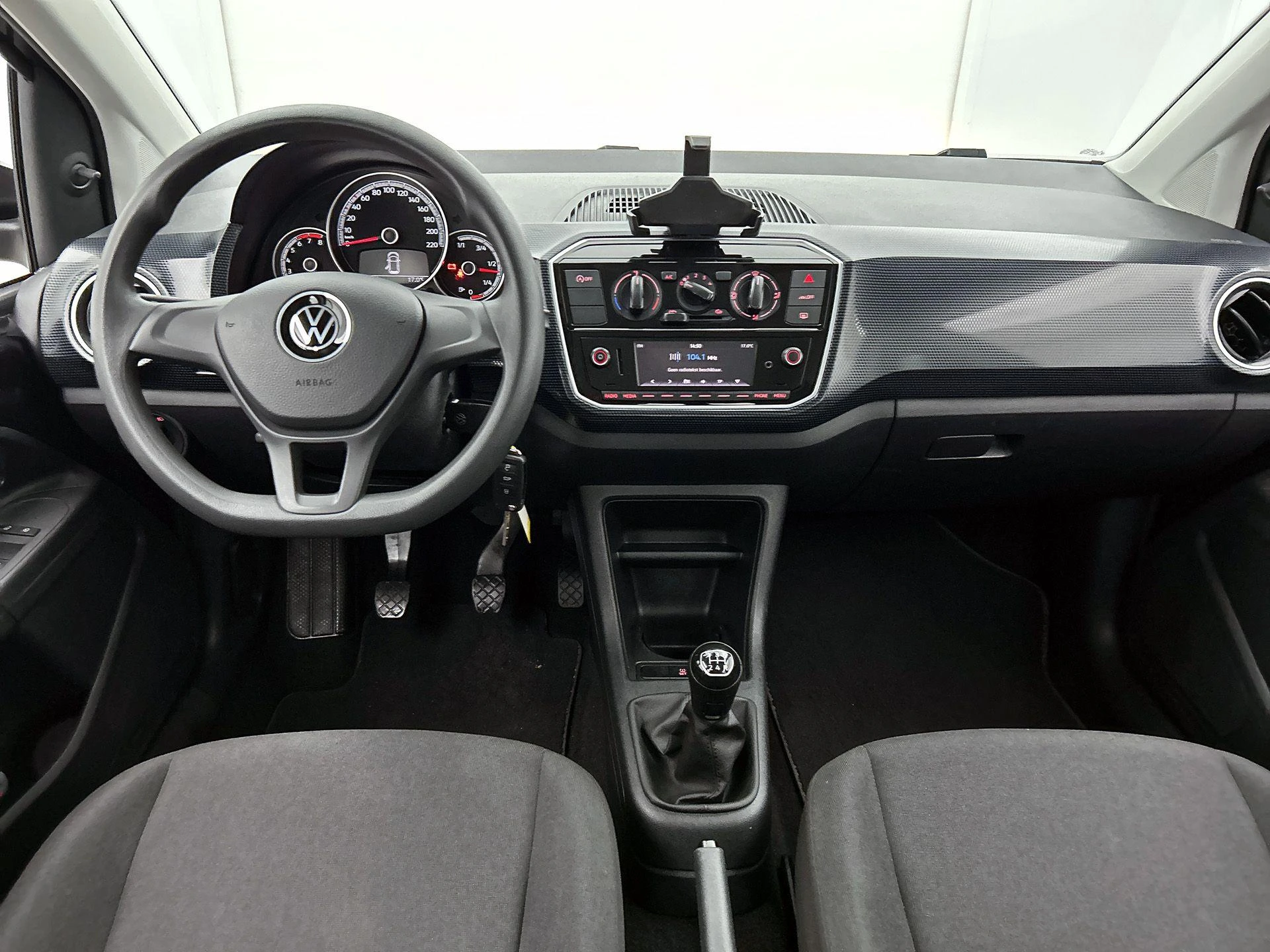 Volkswagen-up!-image-19