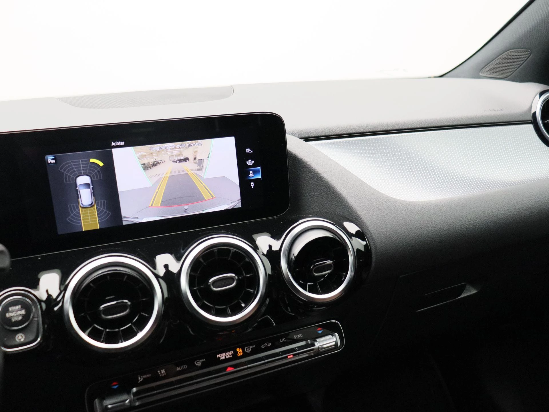 Mercedes-Benz GLA 180 Business Line + TREKHAAK + LED + CAMERA +