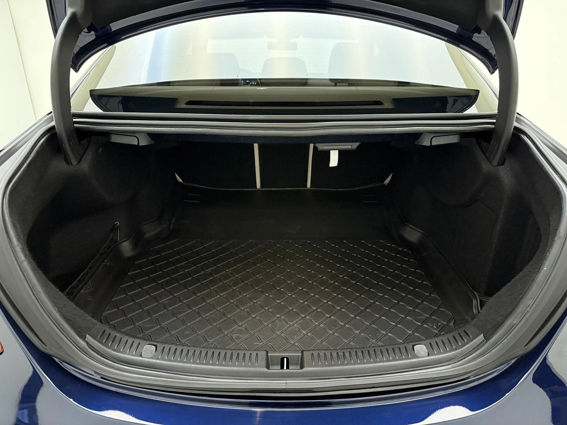 Mercedes-Benz-E-Klasse-image-2