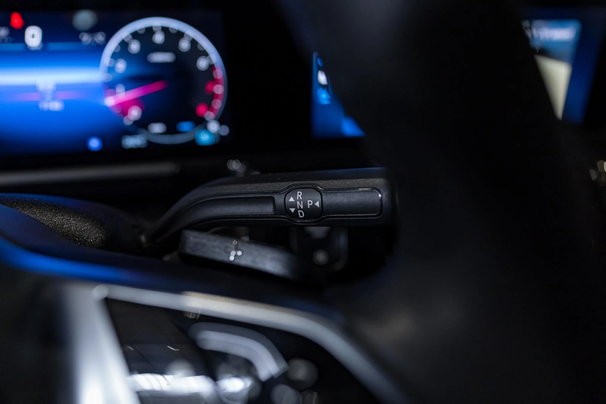 Mercedes-Benz-GLA-image-27