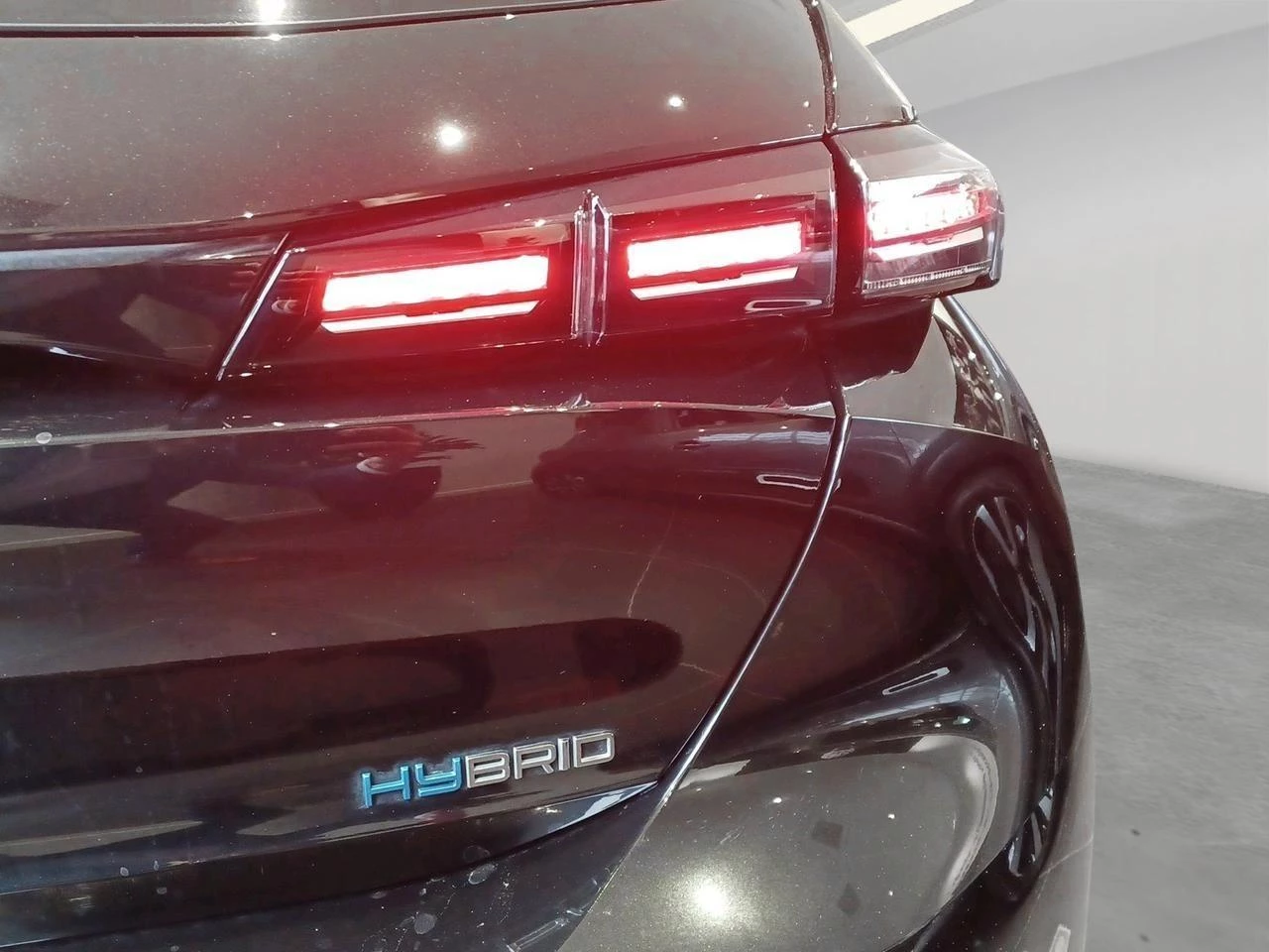 Peugeot 308 1.6 Hybrid 180 S&S EAT8 Allure