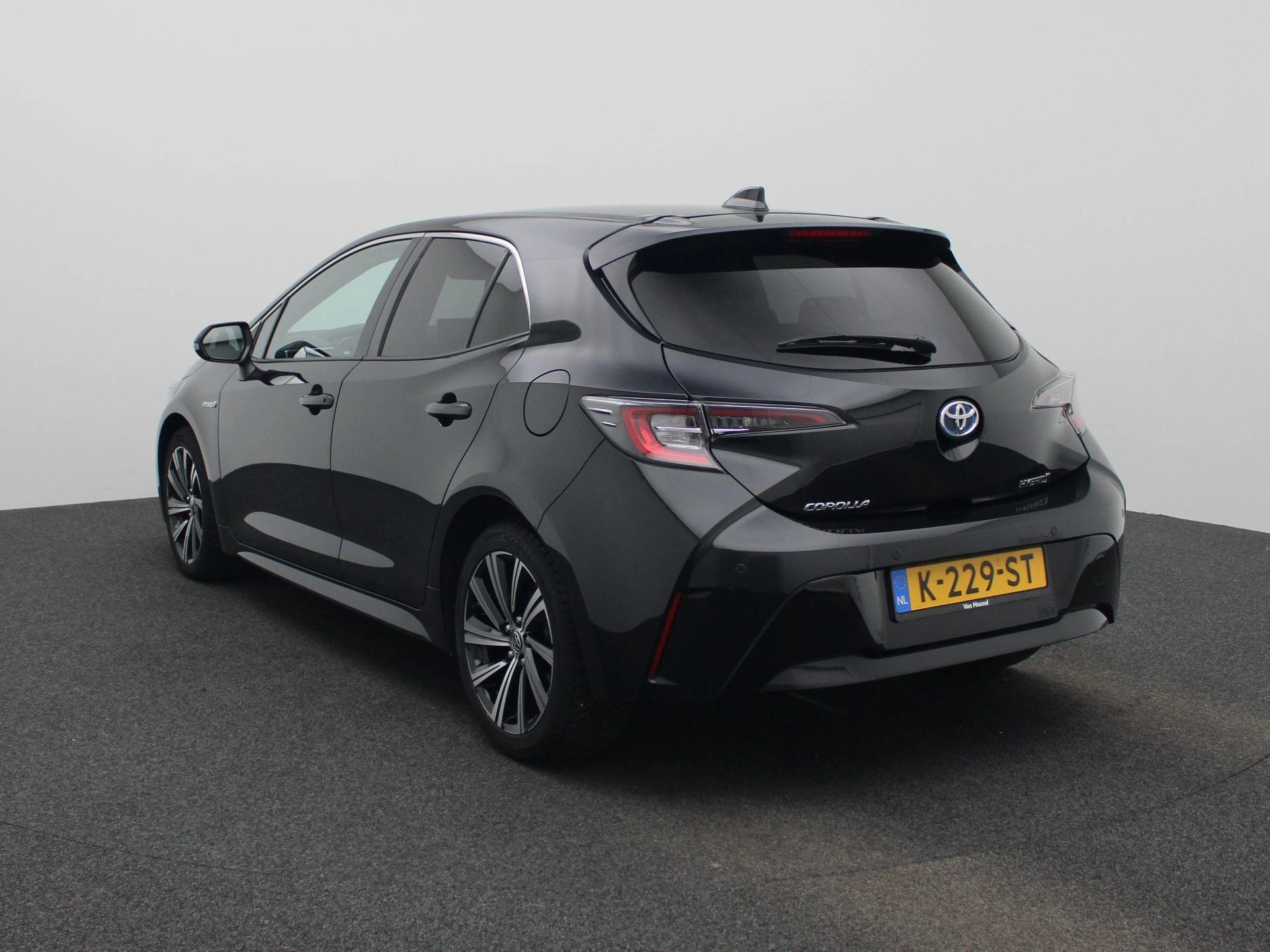 Toyota Corolla 1.8 Hybrid Business Plus
