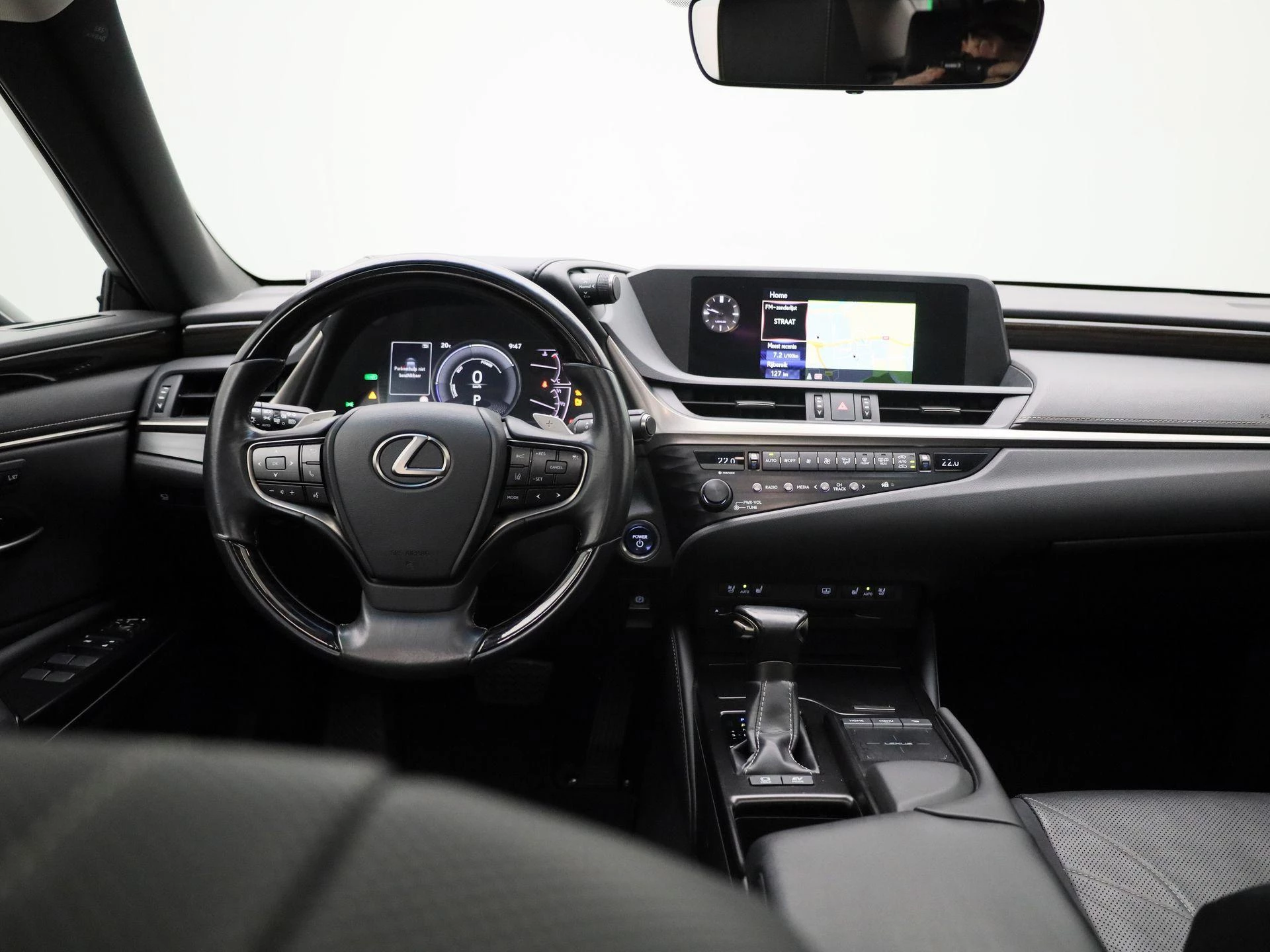 Lexus-ES-image-2
