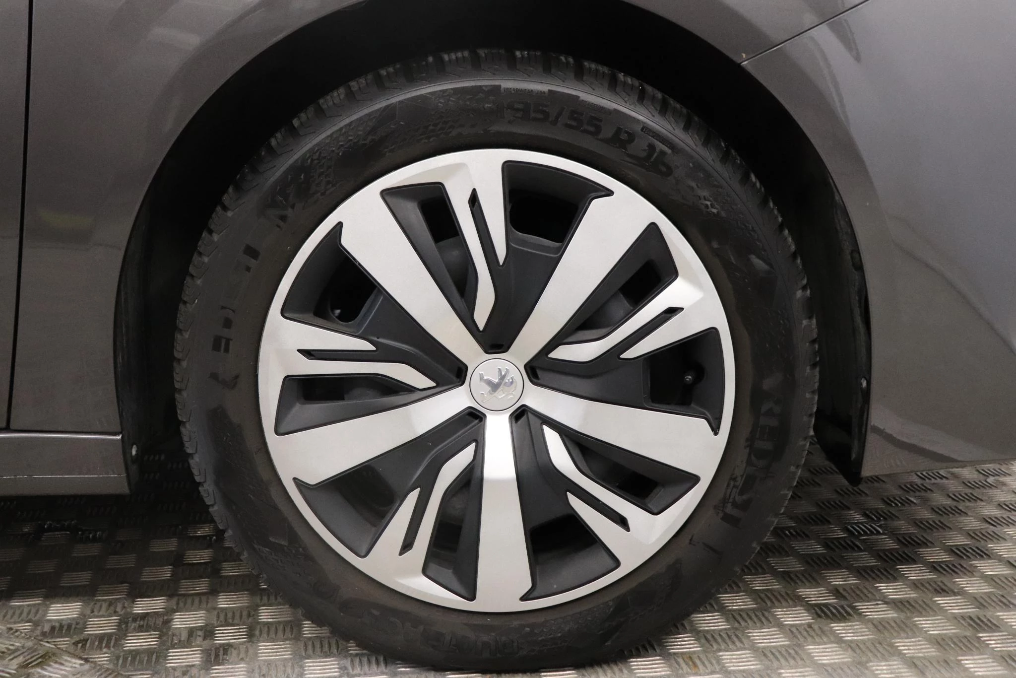 Peugeot-208-image-12