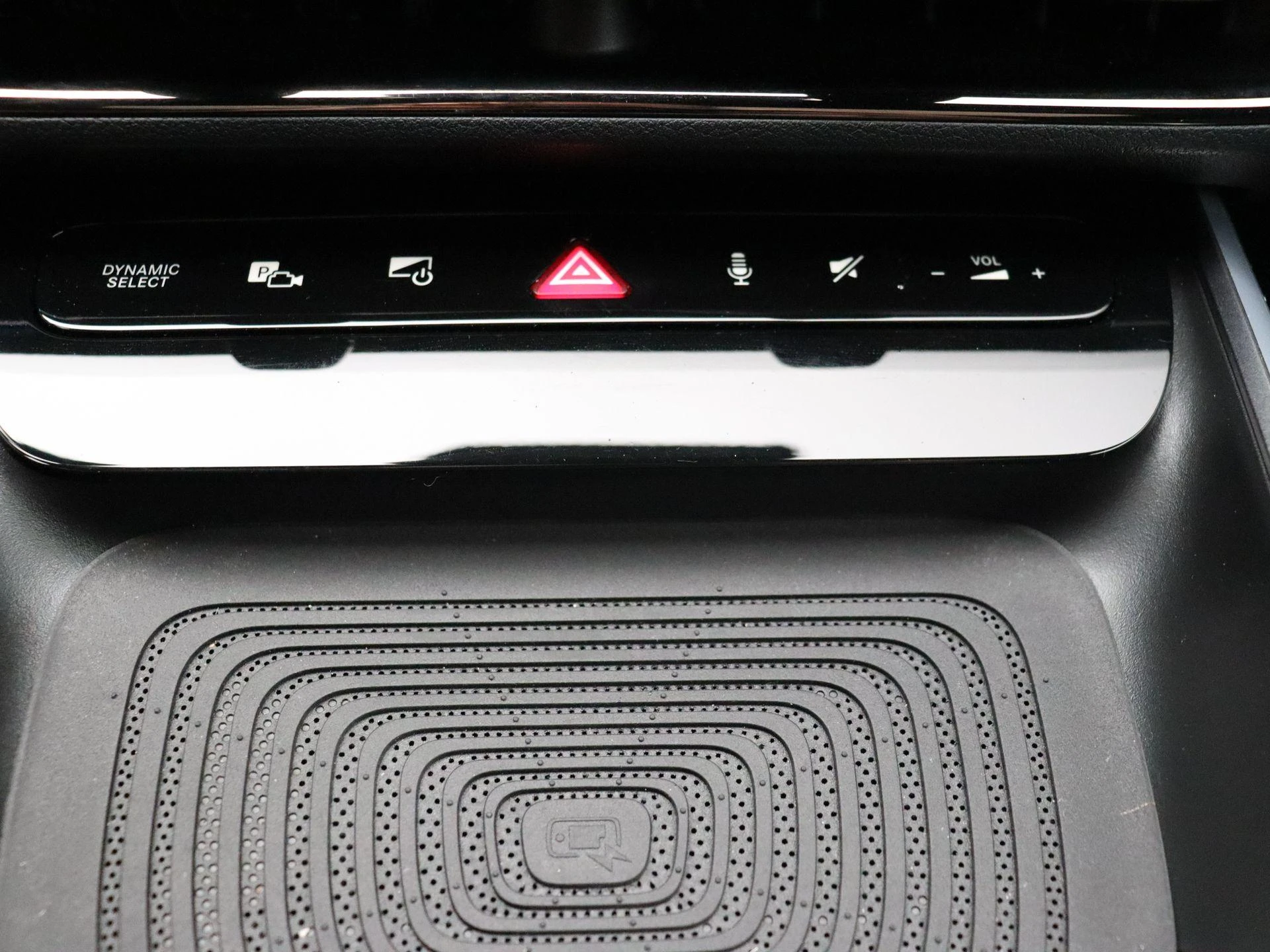 Mercedes-Benz-CLA-image-19
