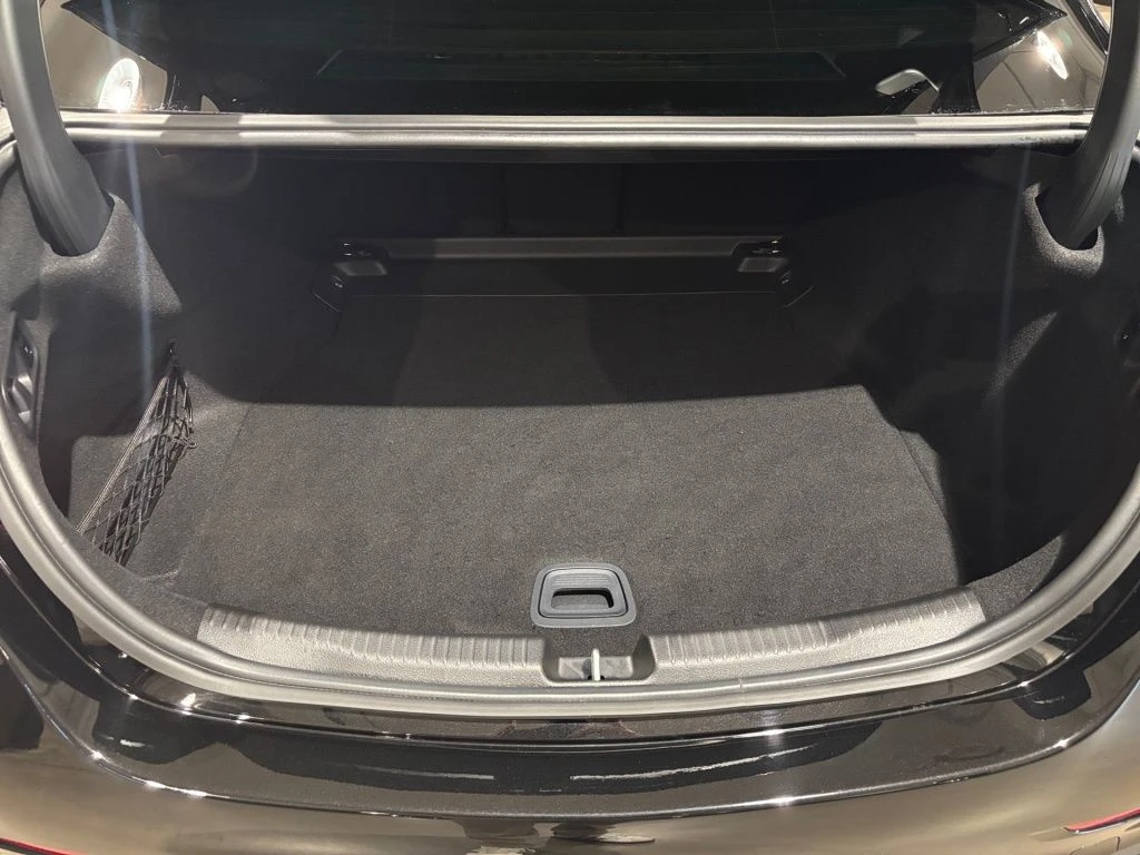 Mercedes-Benz-C-Klasse 180-image-12