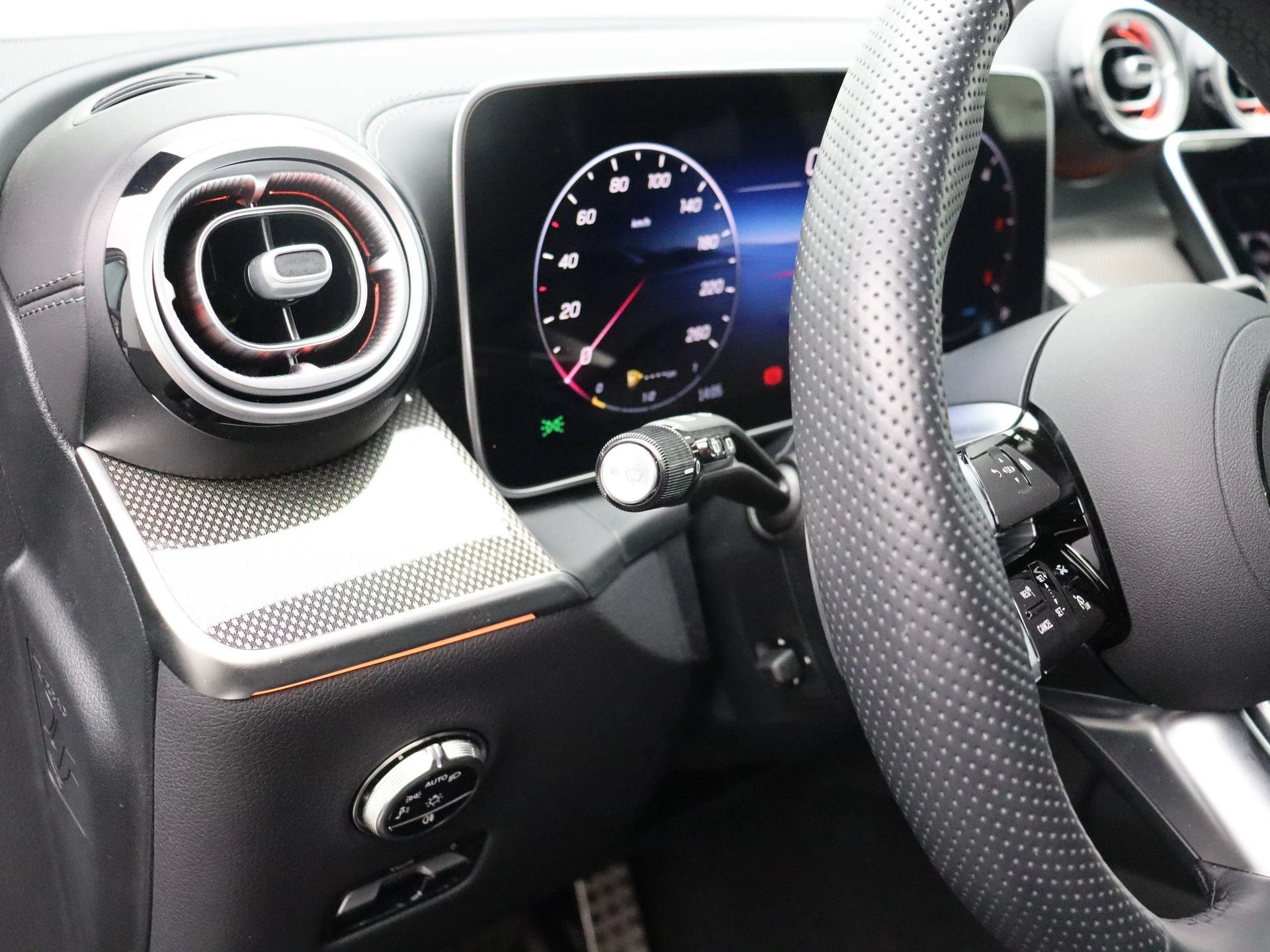 Mercedes-Benz-GLC-image-8