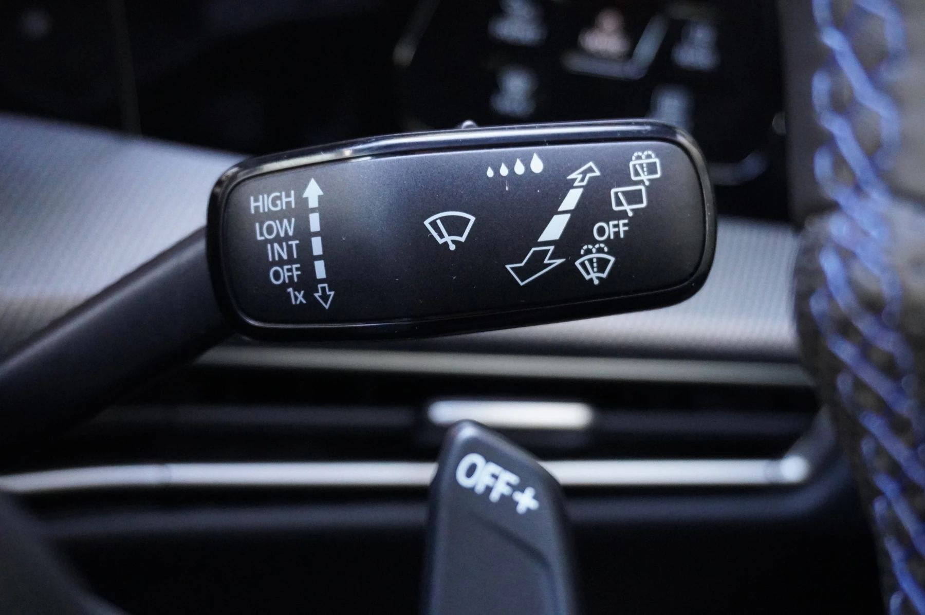 Volkswagen-Golf-image-30