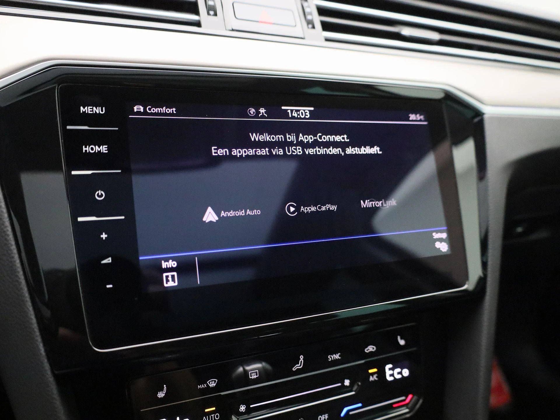 Volkswagen-Passat-image-32