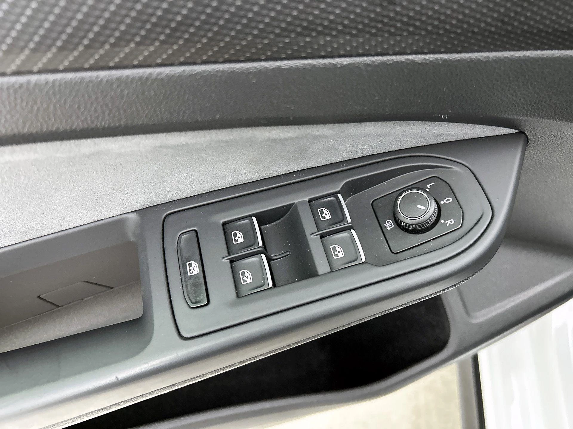 Volkswagen-Golf-image-36