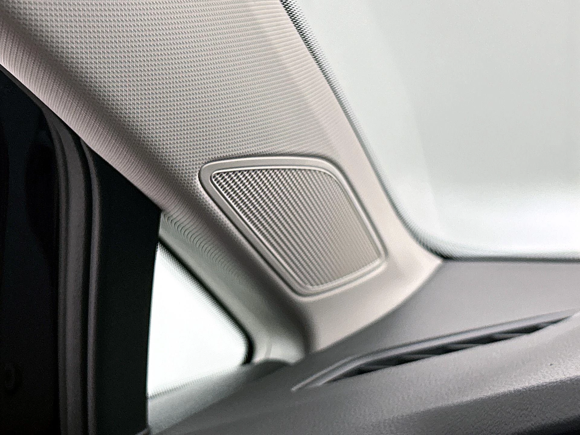 Volkswagen-Golf-image-11