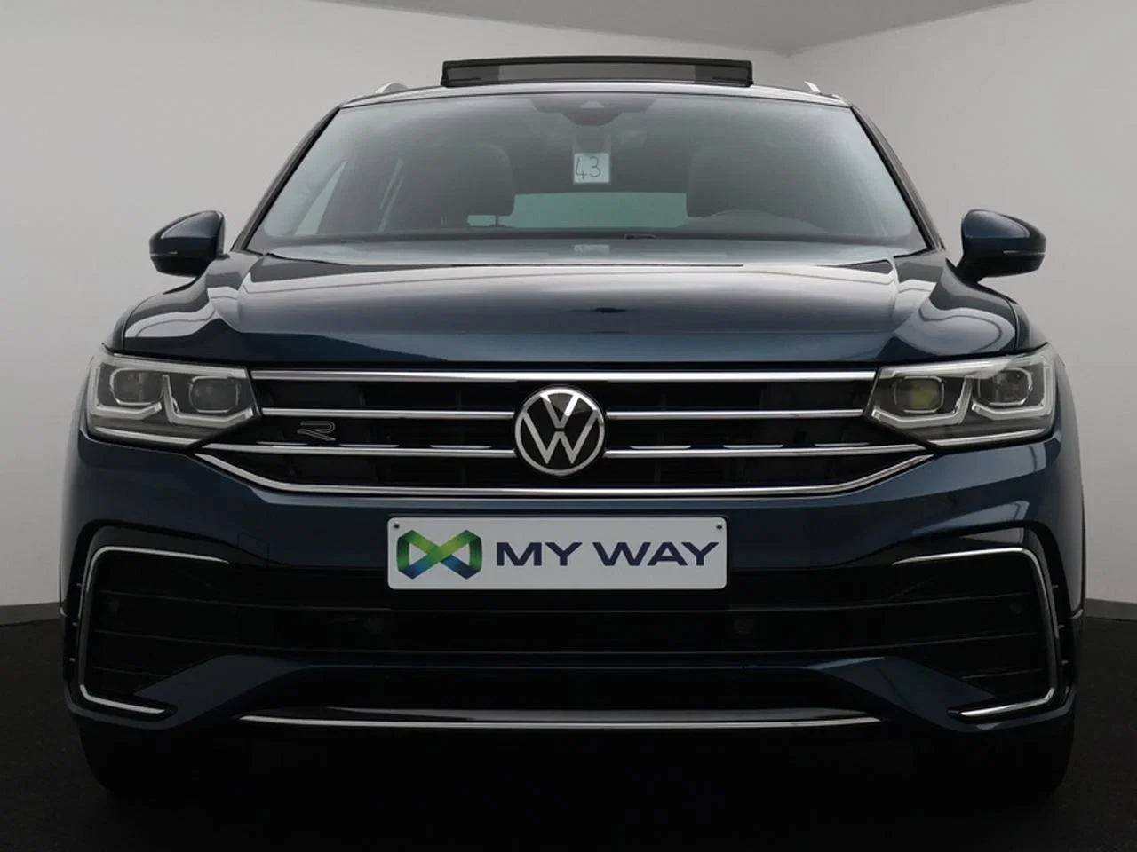 Volkswagen-Tiguan-image-2