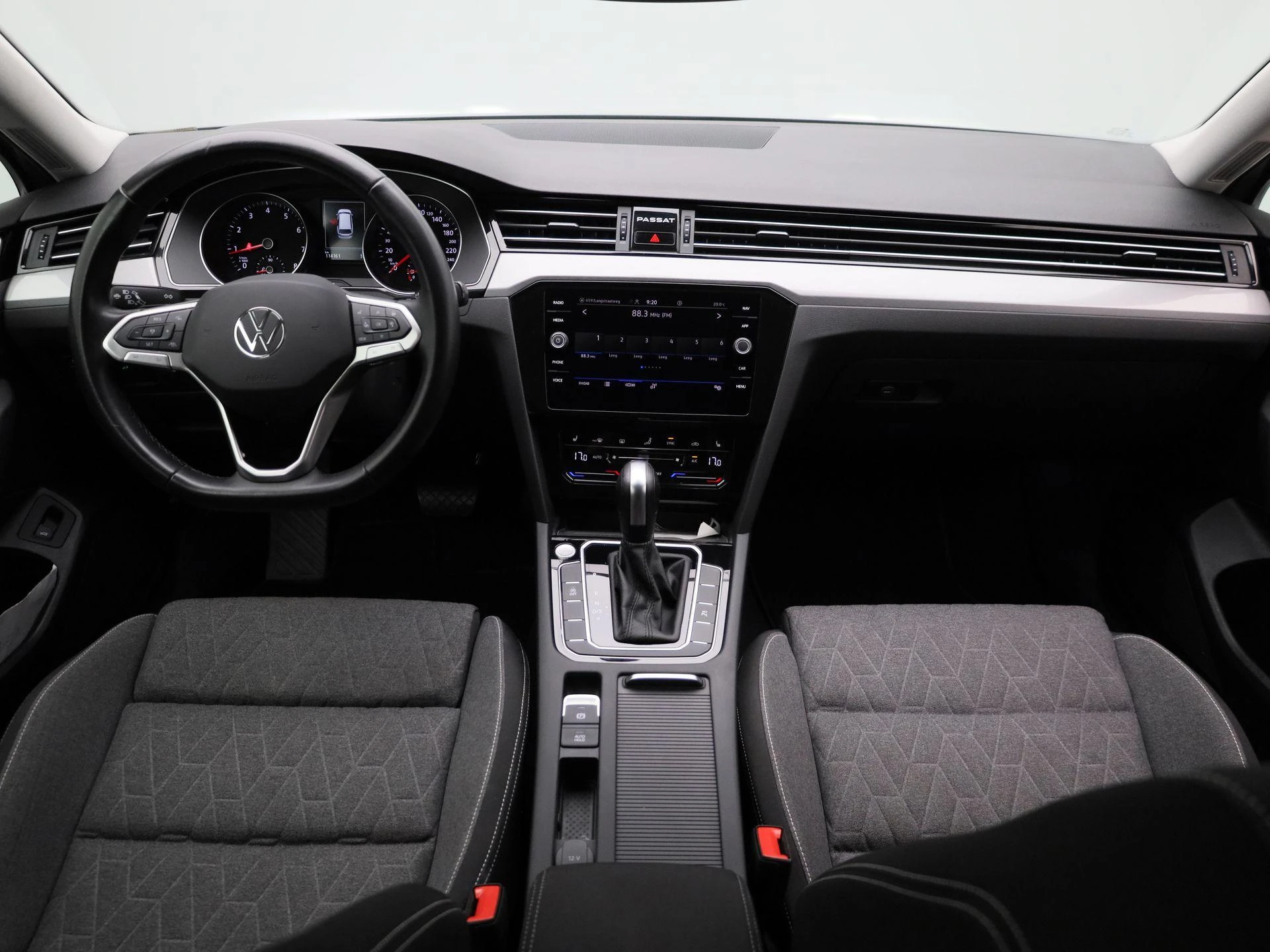 Volkswagen-Passat-image-7