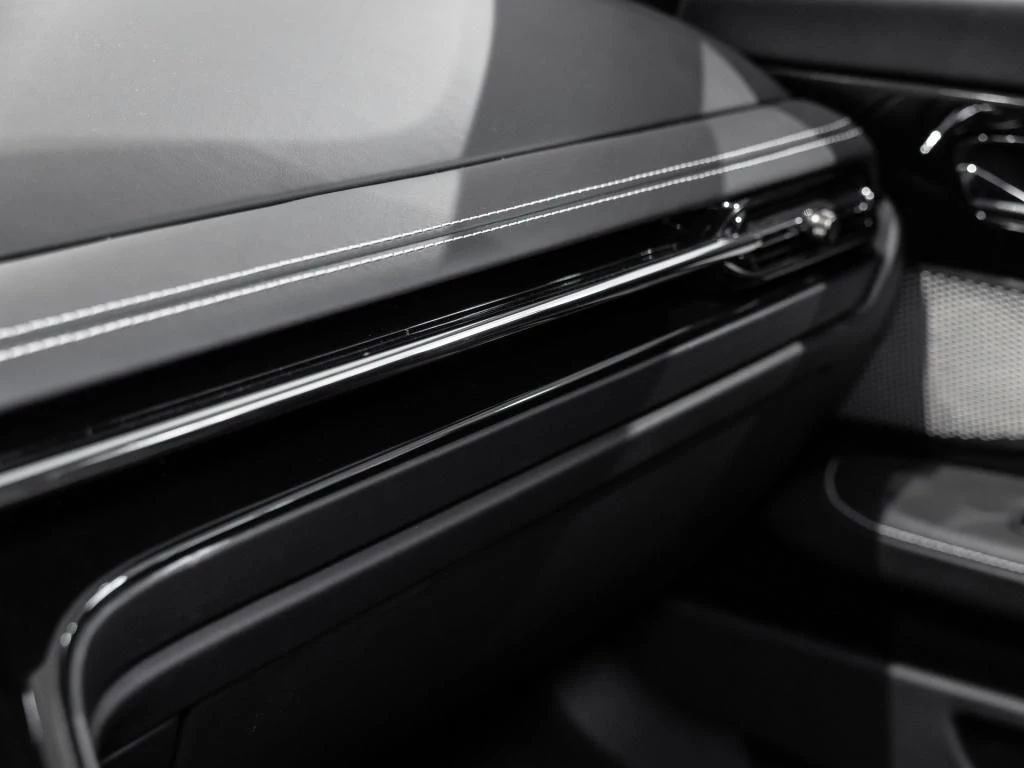 Aston Martin DB12 Coupe Bowers & Wilkins