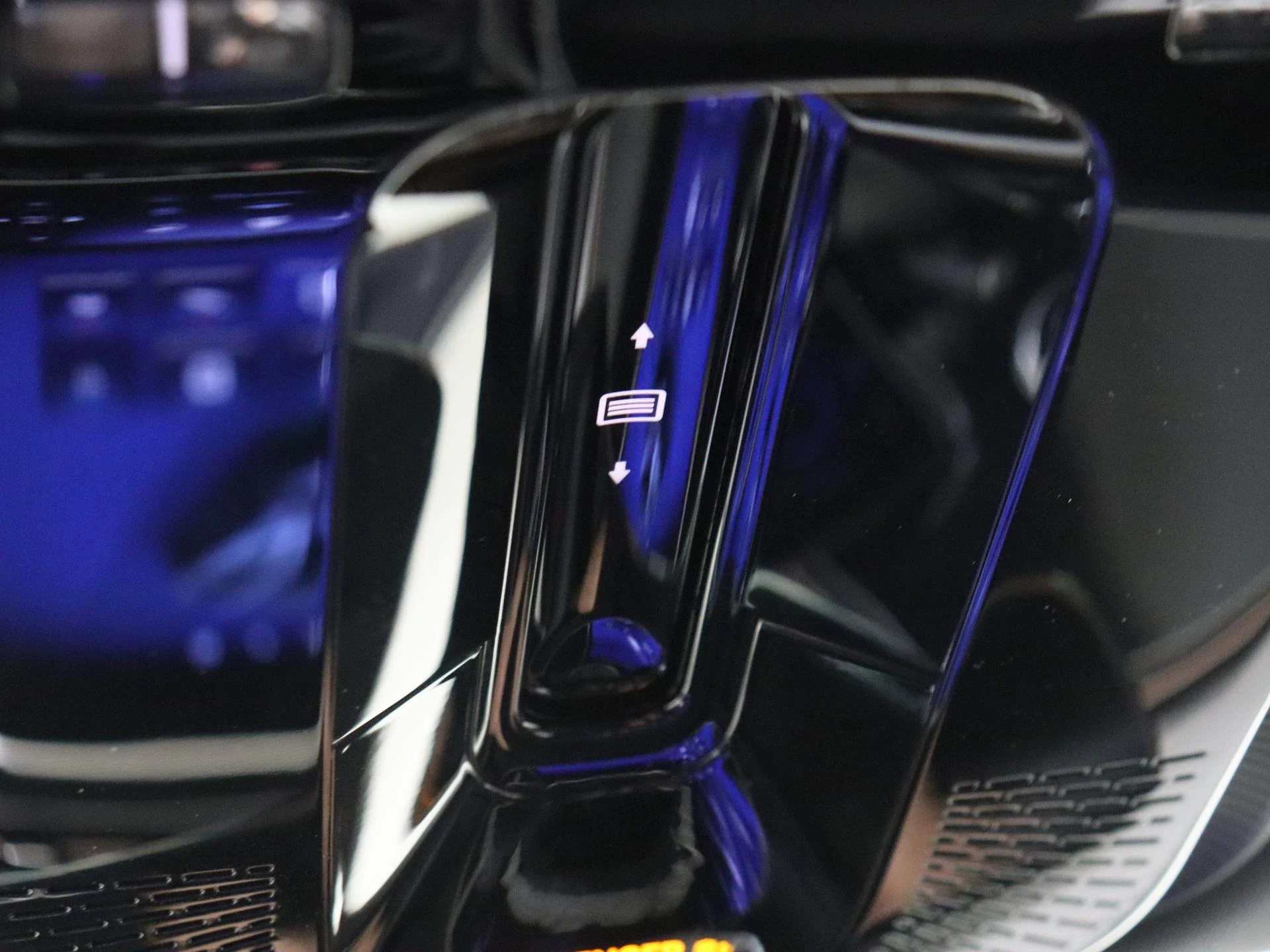 Mercedes-Benz-EQE-image-27