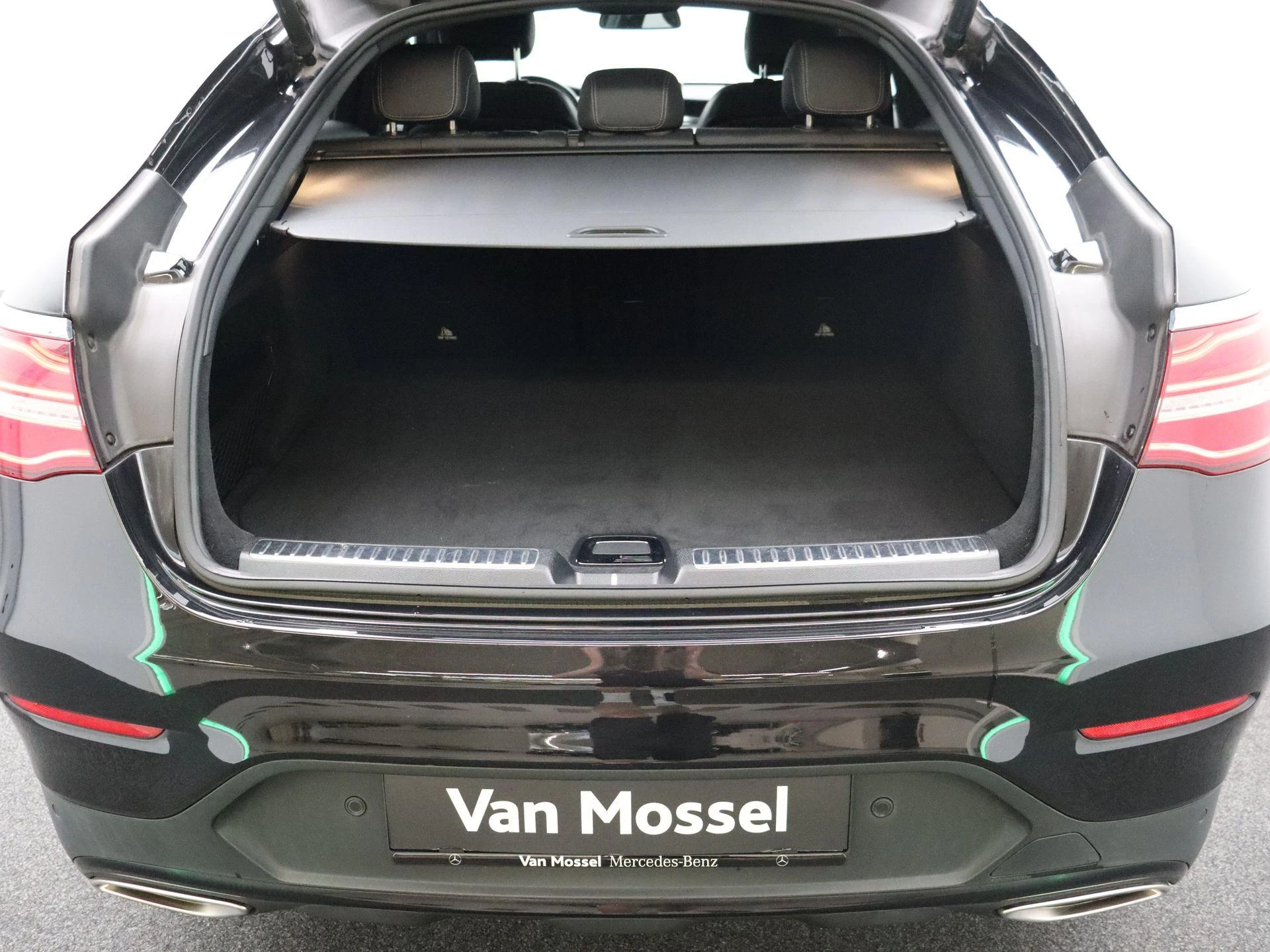 Mercedes-Benz-GLC-image-20