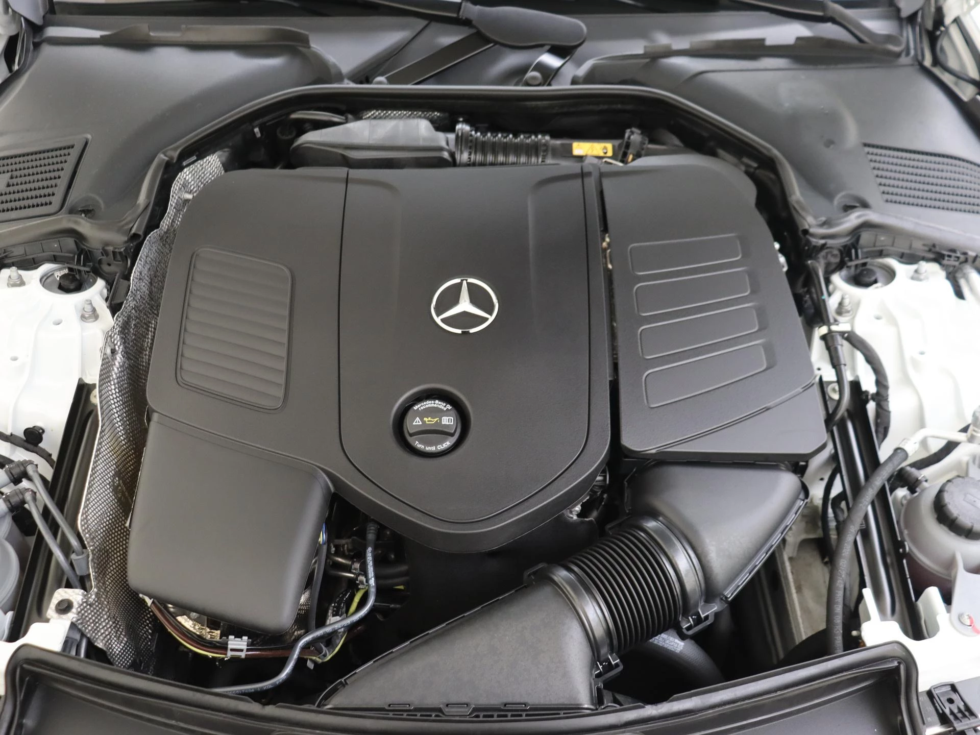 Mercedes-Benz-C-Klasse-image-4