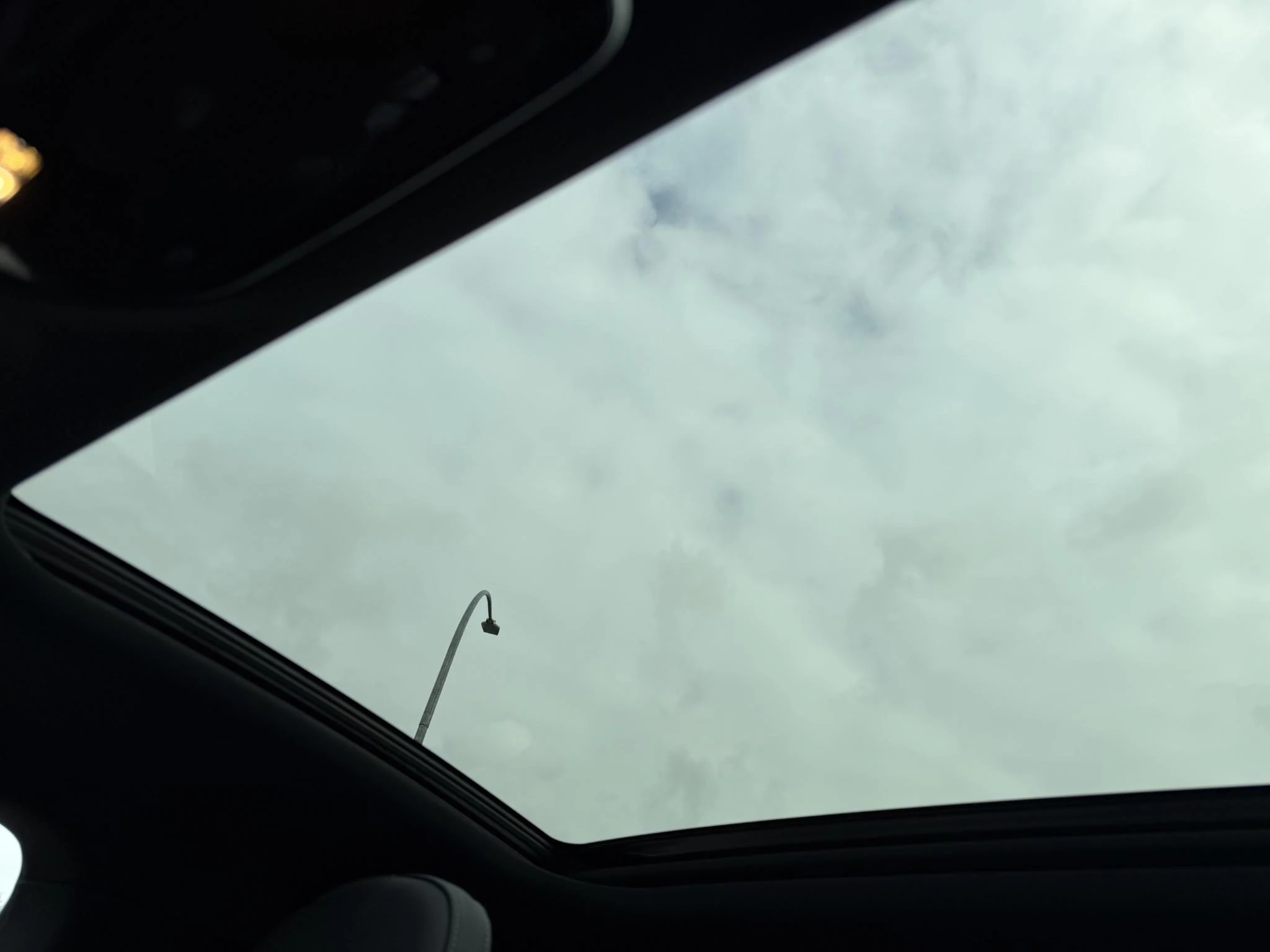 Mercedes-Benz EQE 350 AMG Line + LEDER + DIGITAL LIGHT + BURMESTER + PANO DAK +