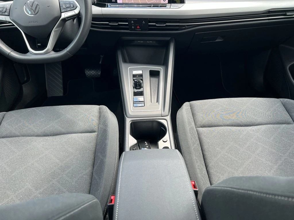 Volkswagen-Golf-image-8