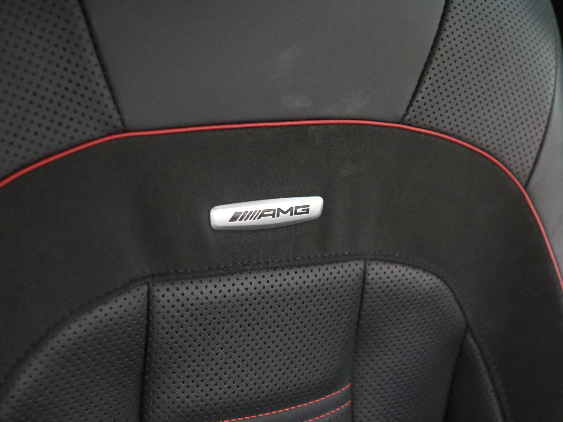 Mercedes-Benz-E-Klasse-image-15