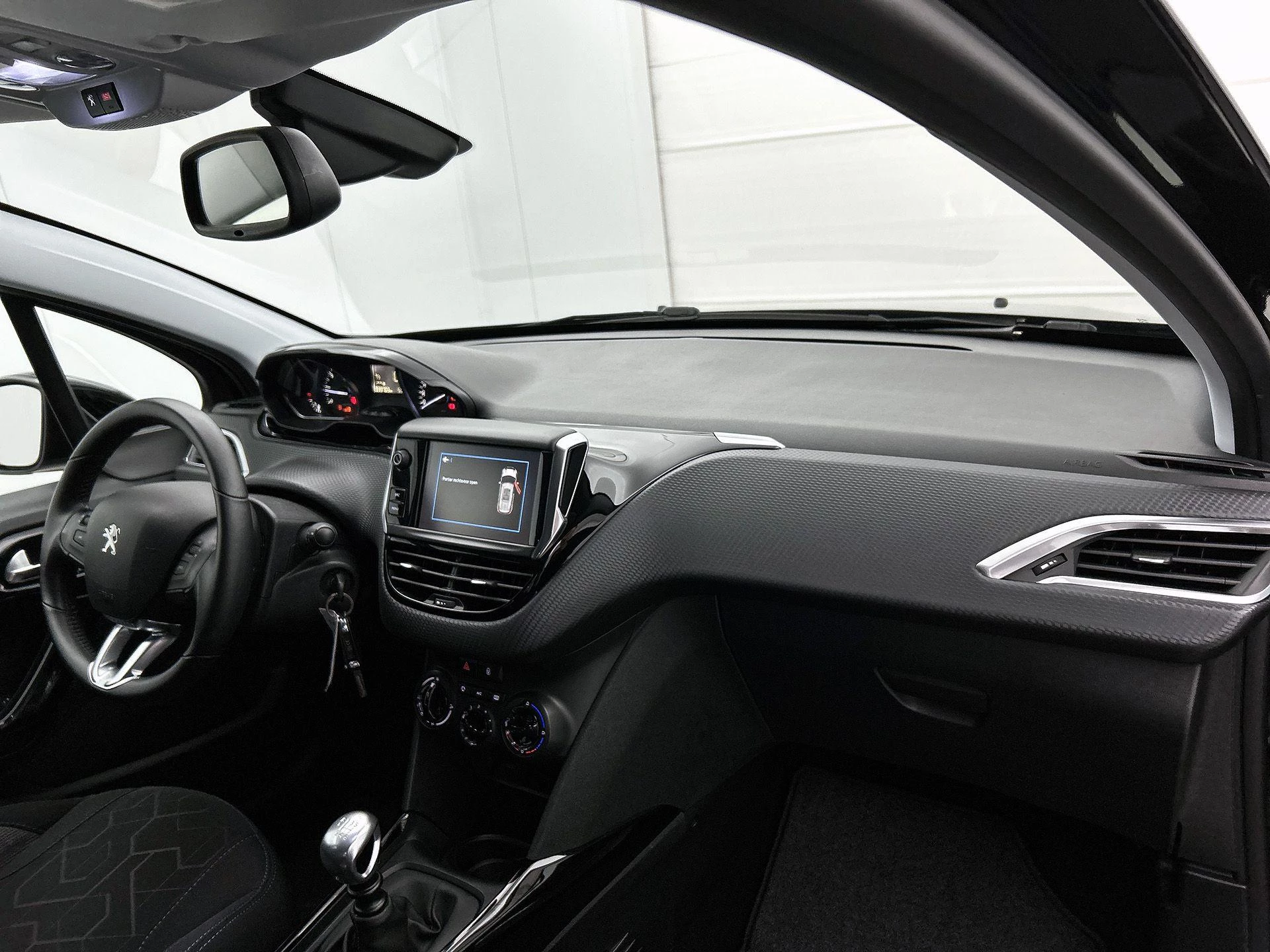Peugeot-2008-image-18