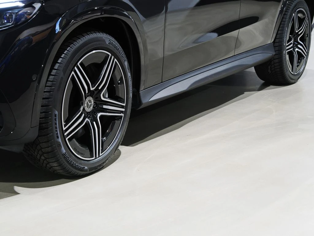 Mercedes-Benz-GLC 220 d-image-6