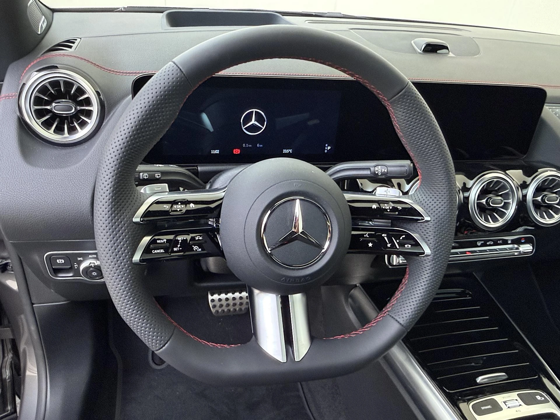 Mercedes-Benz-EQA-image-8