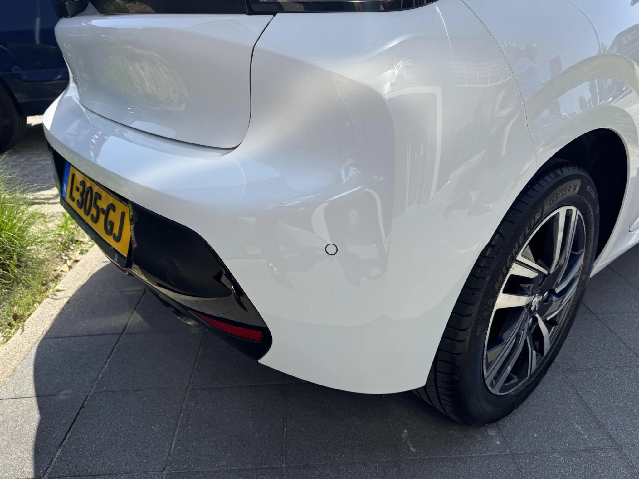 Peugeot-208-image-11