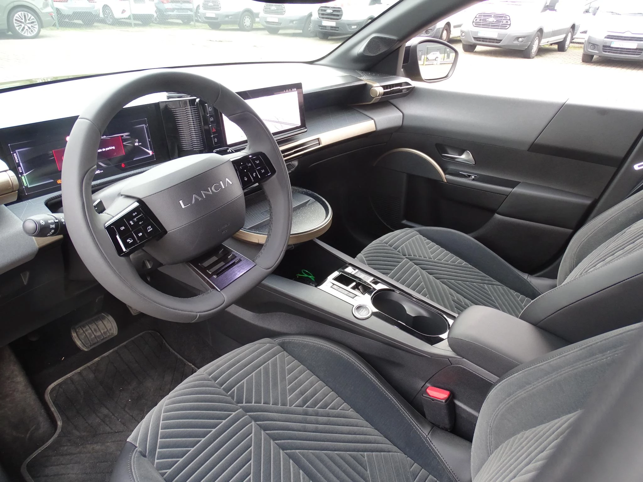 Lancia-Ypsilon-image-14