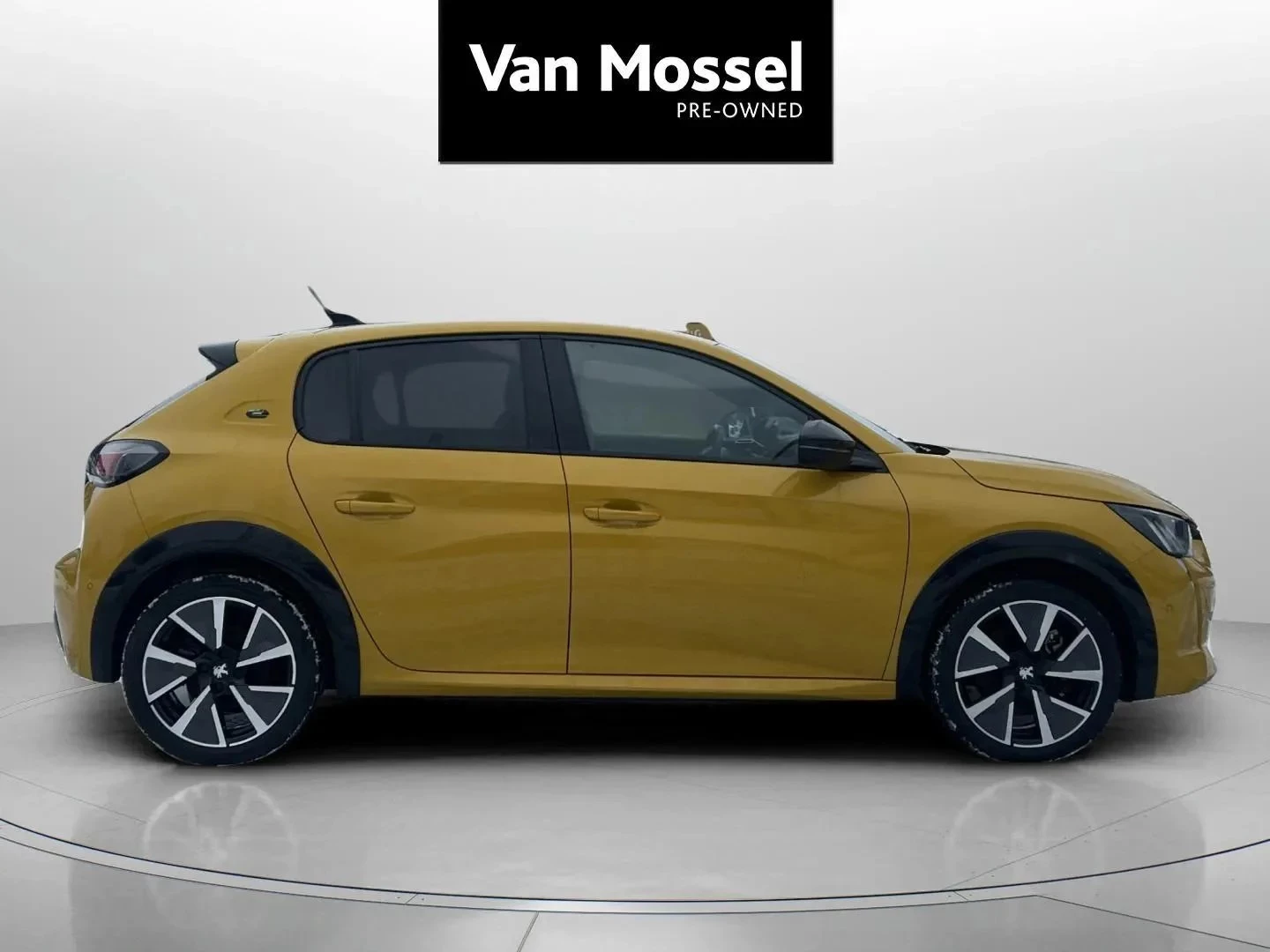 Peugeot-e-208-image-3