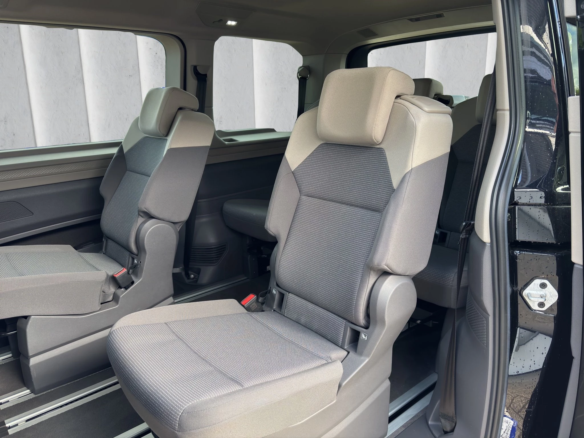 Volkswagen Multivan T7 2.0 TDI GJR*NAVI*KLIMA*LMF*LED* PDC*7-SITZER