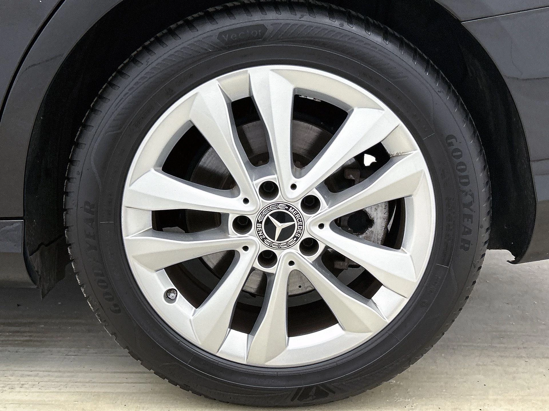 Mercedes-Benz-C-Klasse-image-34