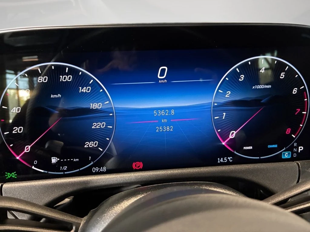Mercedes-Benz-E-Klasse 200-image-6