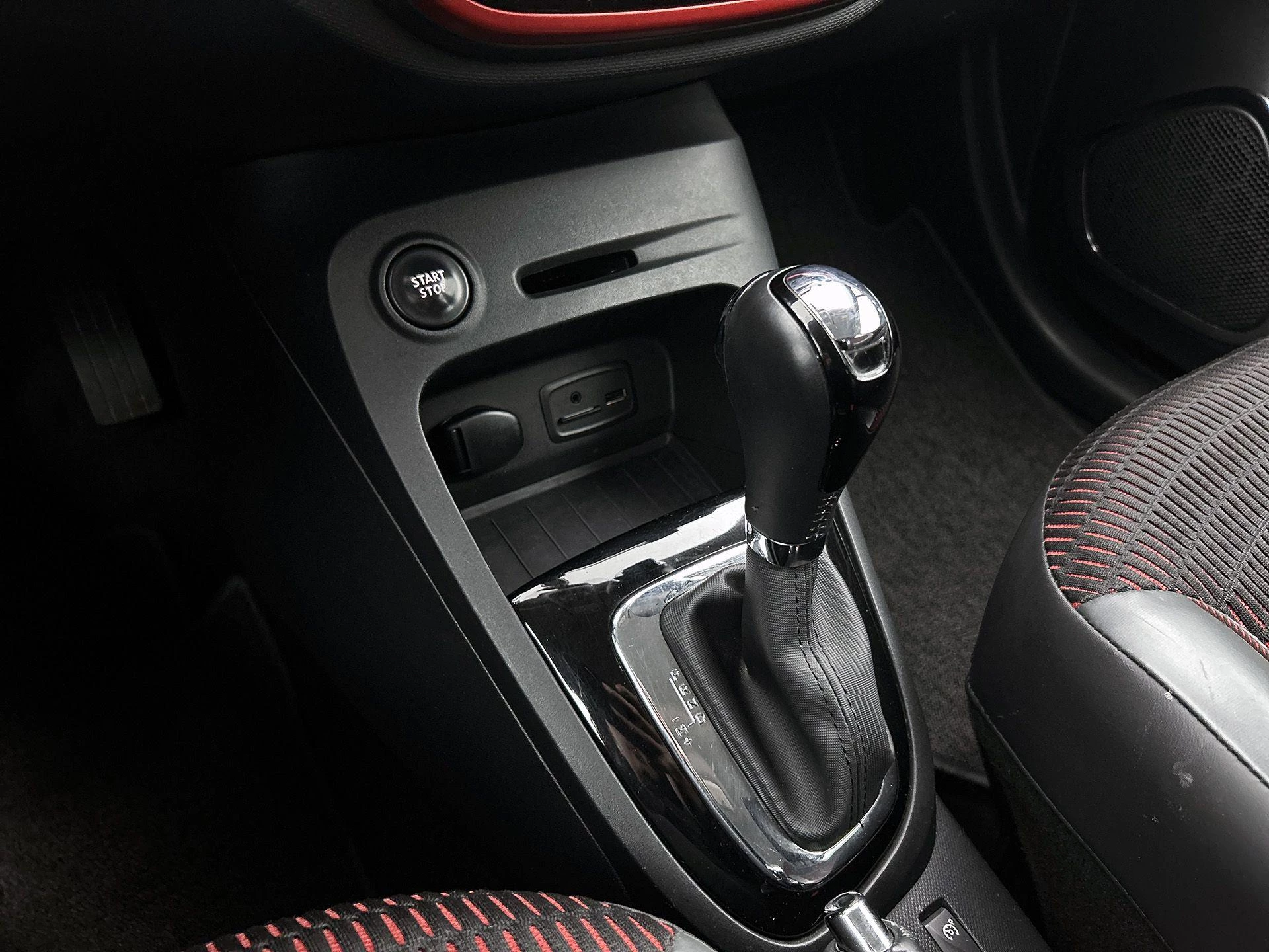 Renault-Captur-image-19