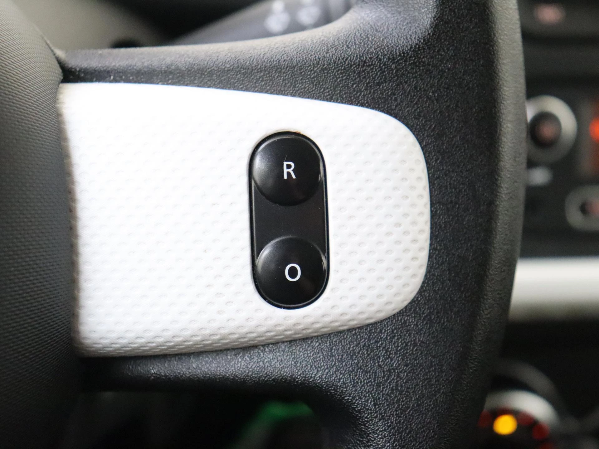 Renault-Twingo-image-17