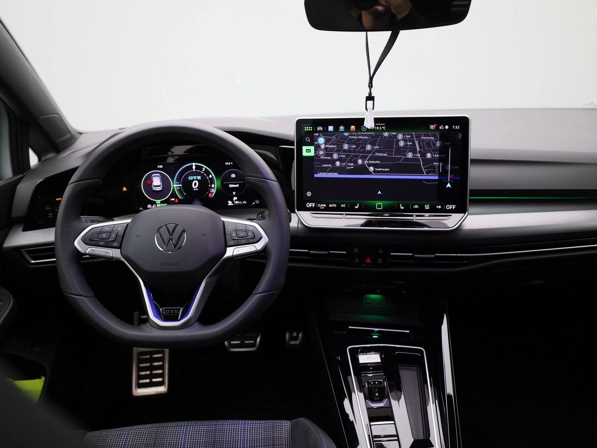 Volkswagen-Golf-image-6
