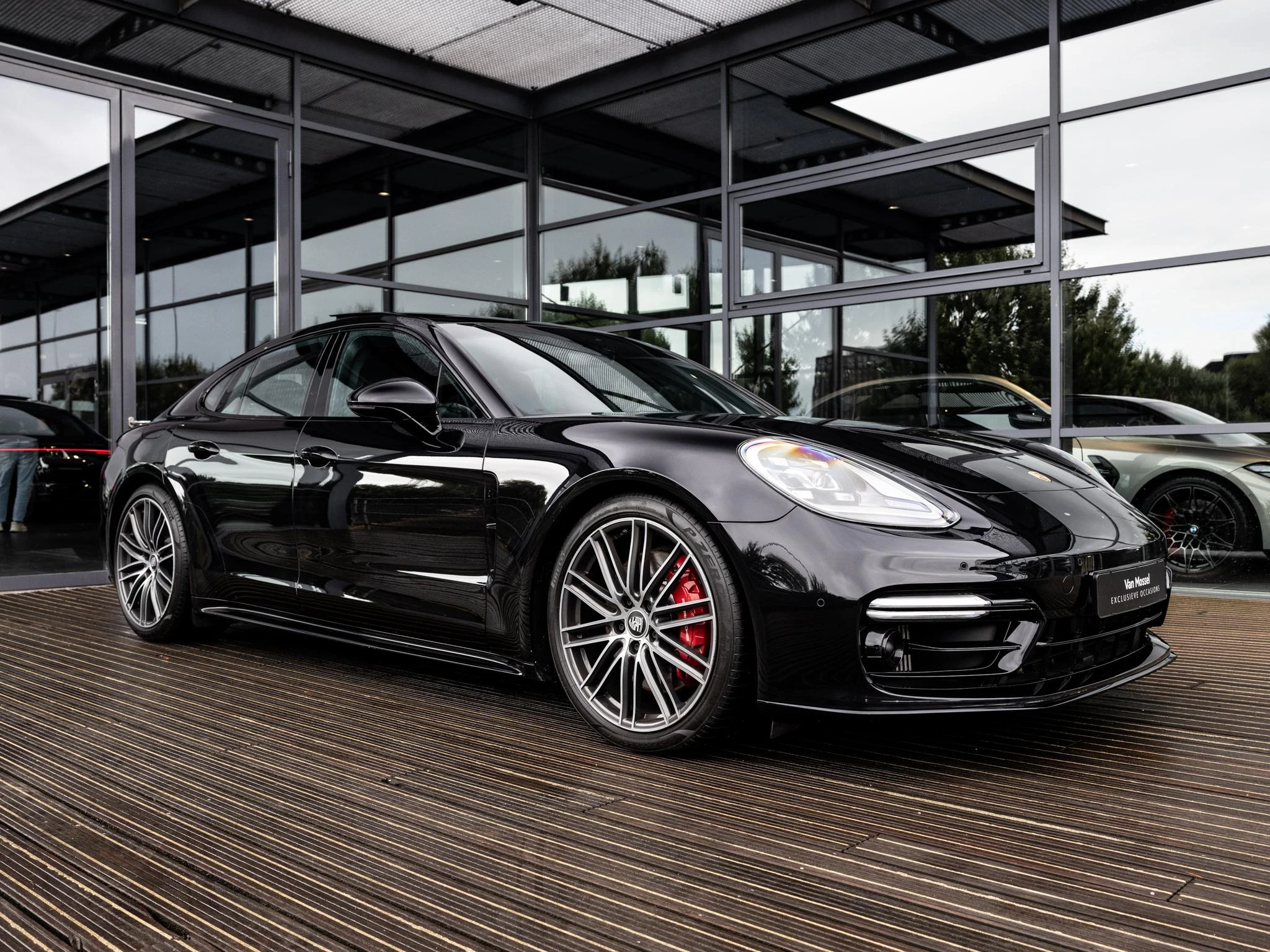 Porsche-Panamera-image-2