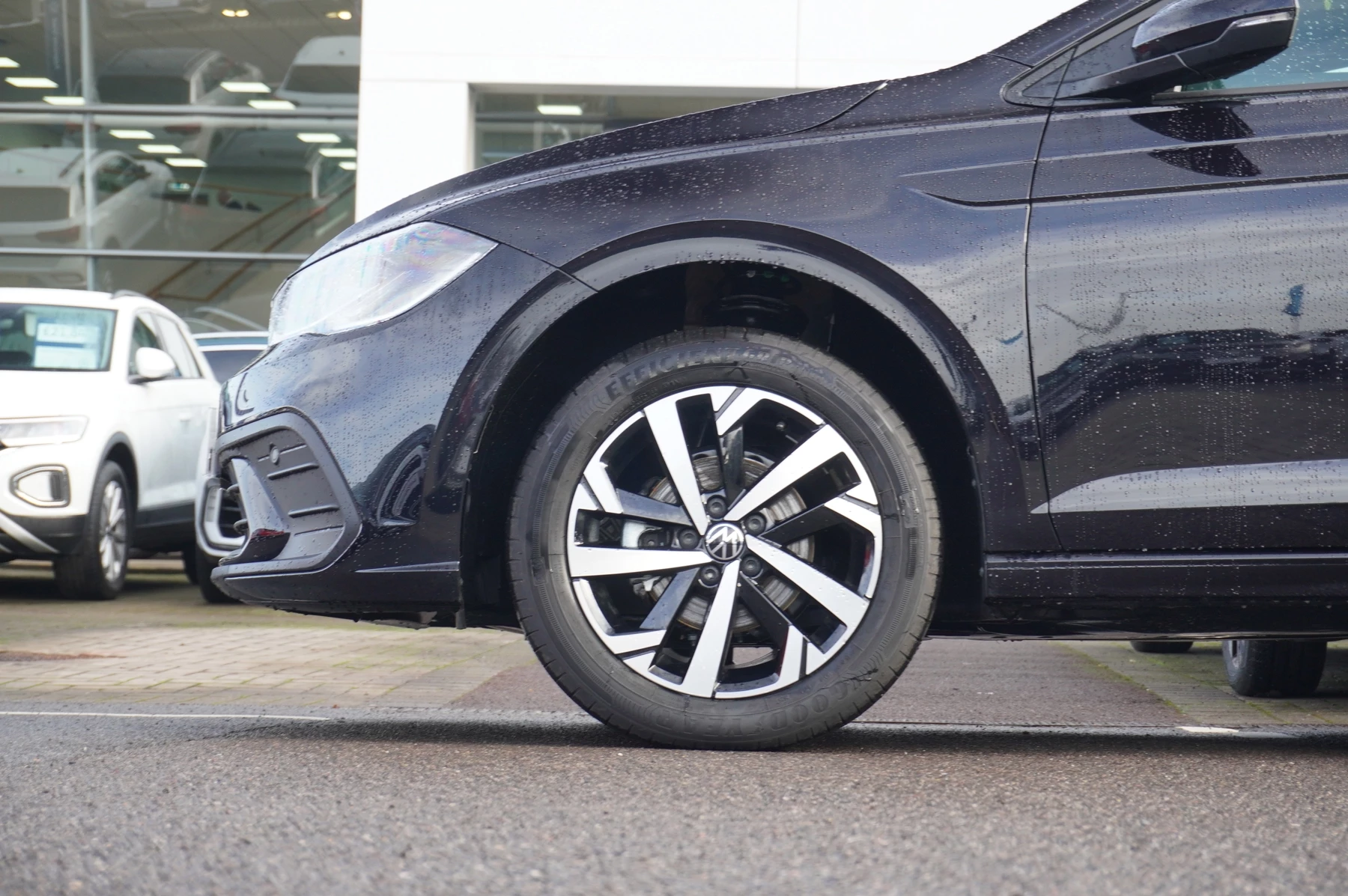 Volkswagen-Polo-image-4