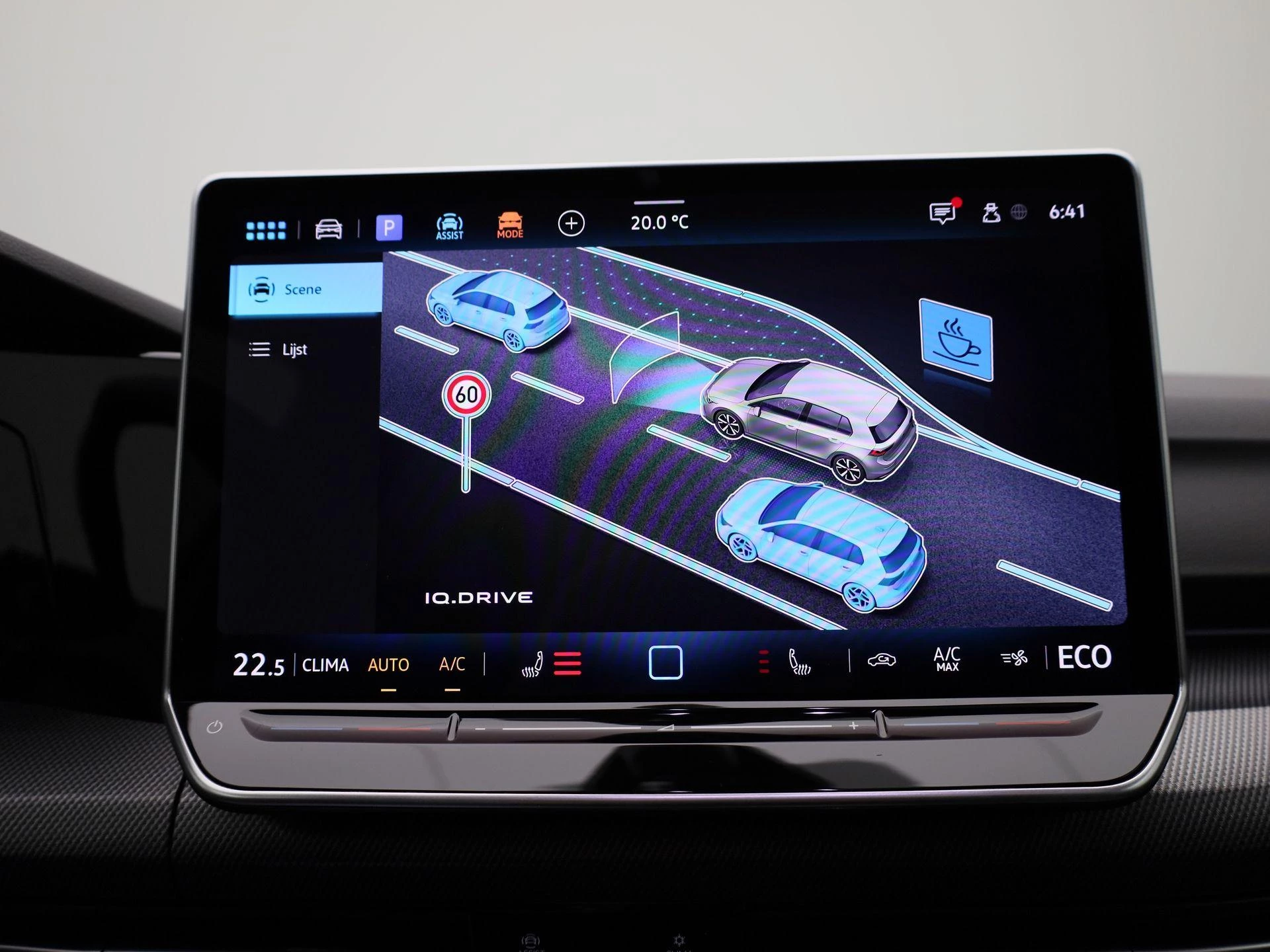 Volkswagen-Golf-image-24