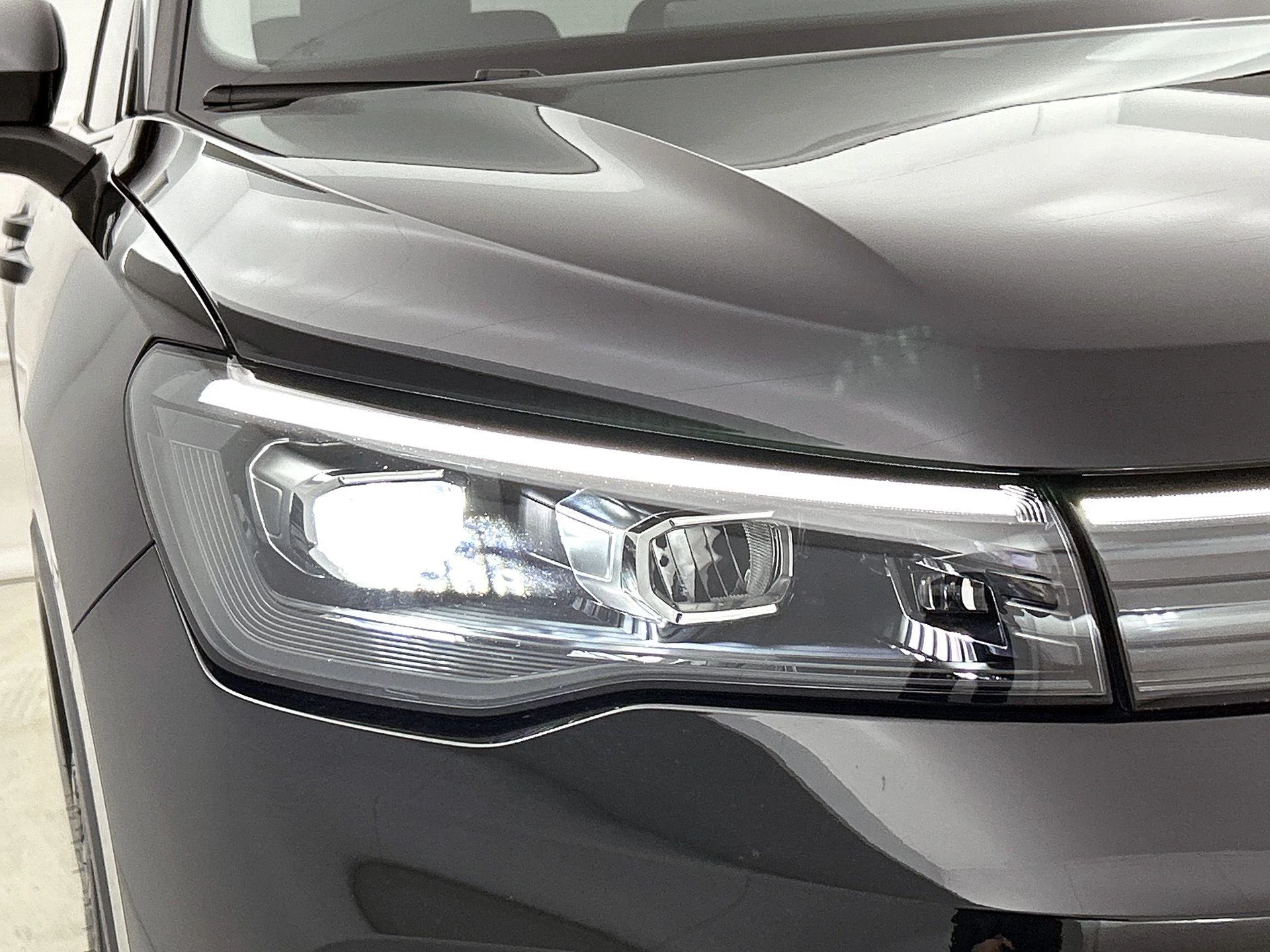 Volkswagen-Tiguan-image-21
